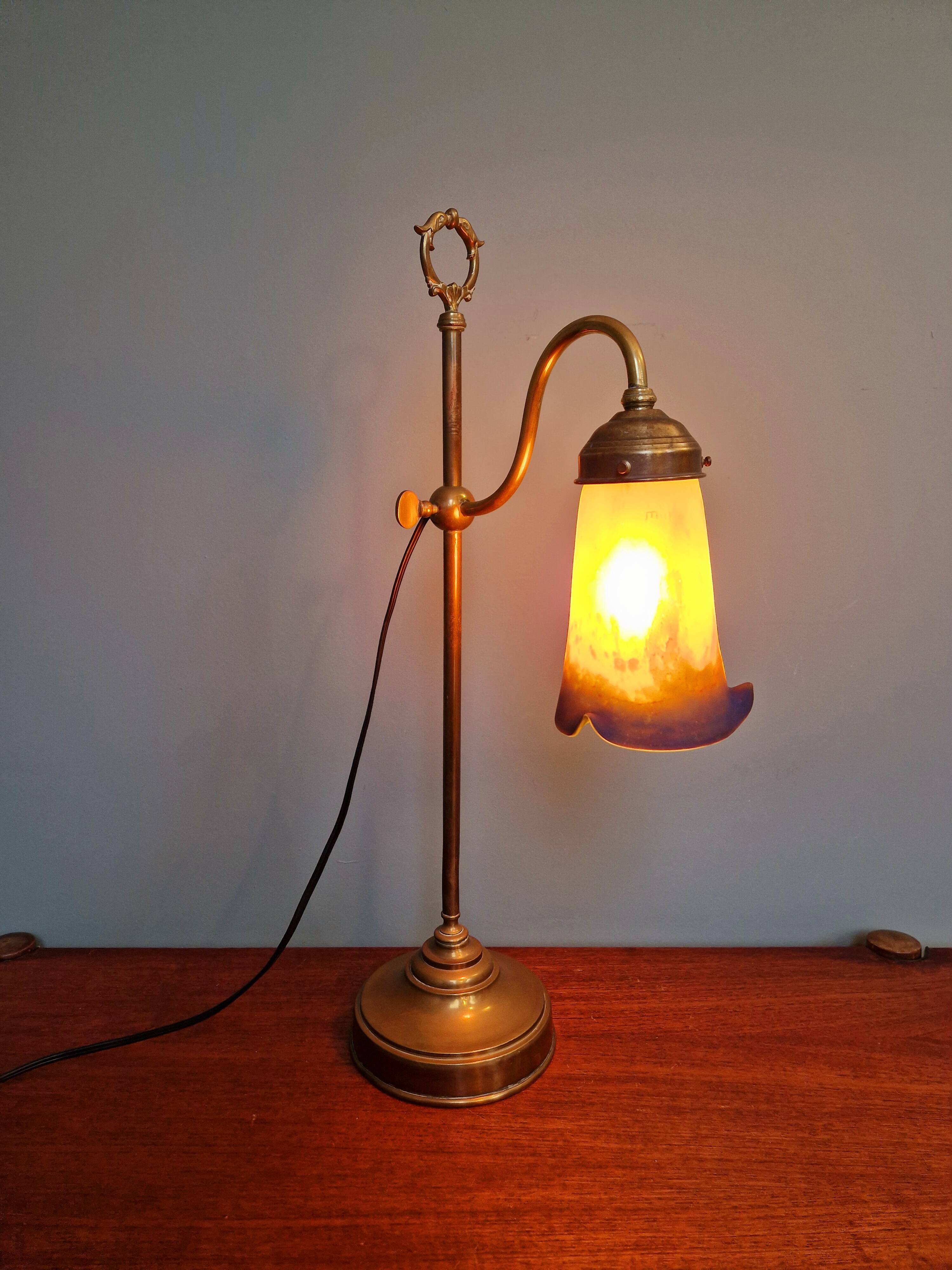 Art Deco brass and glass desk lamp signed "Frères Muller", 1920s