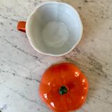 Orange lunch cup in the shape of squash 70s