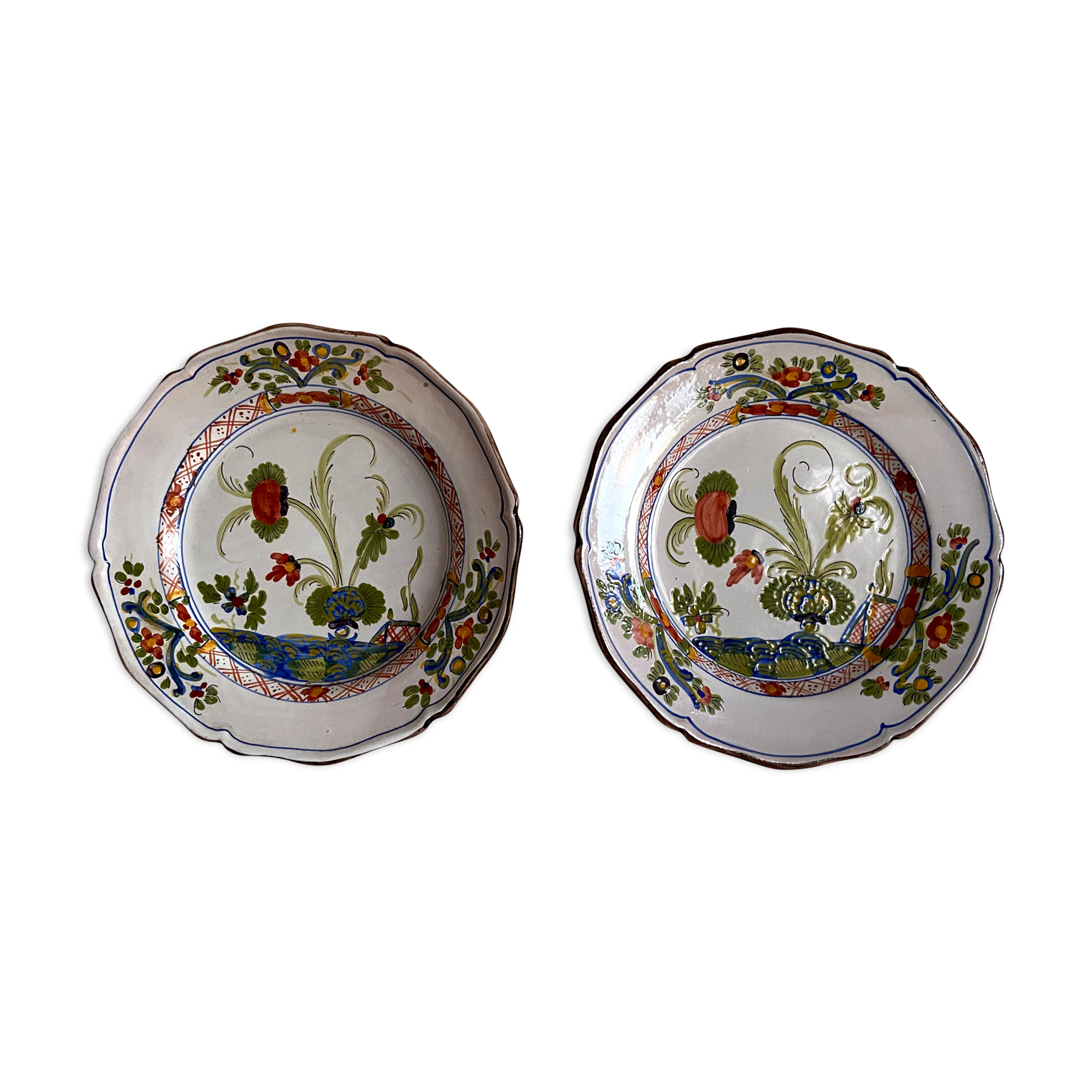 Pair of decorative earthenware plates