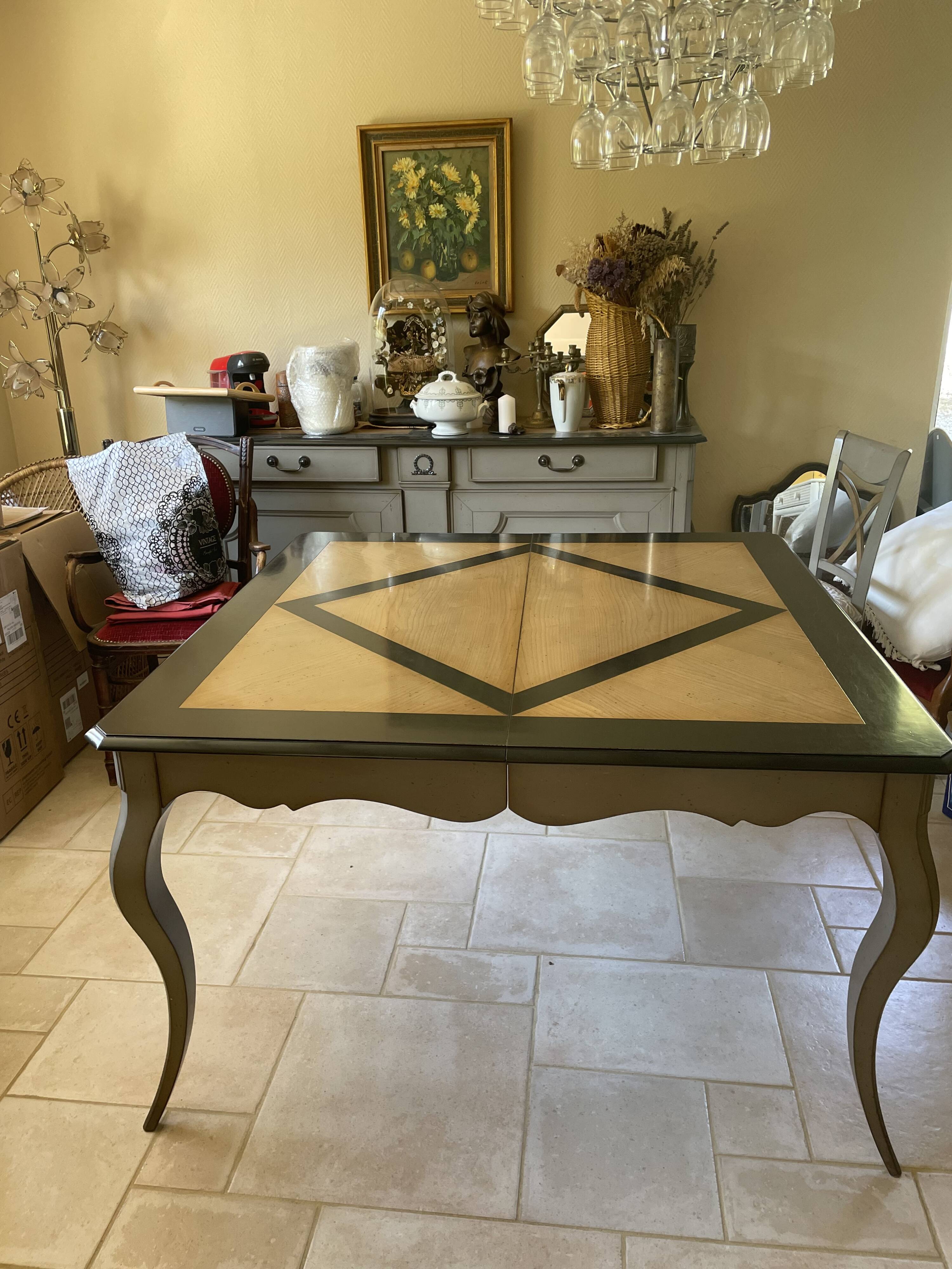 Extendable table