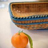 Presentation basket in woven and hand-painted wicker