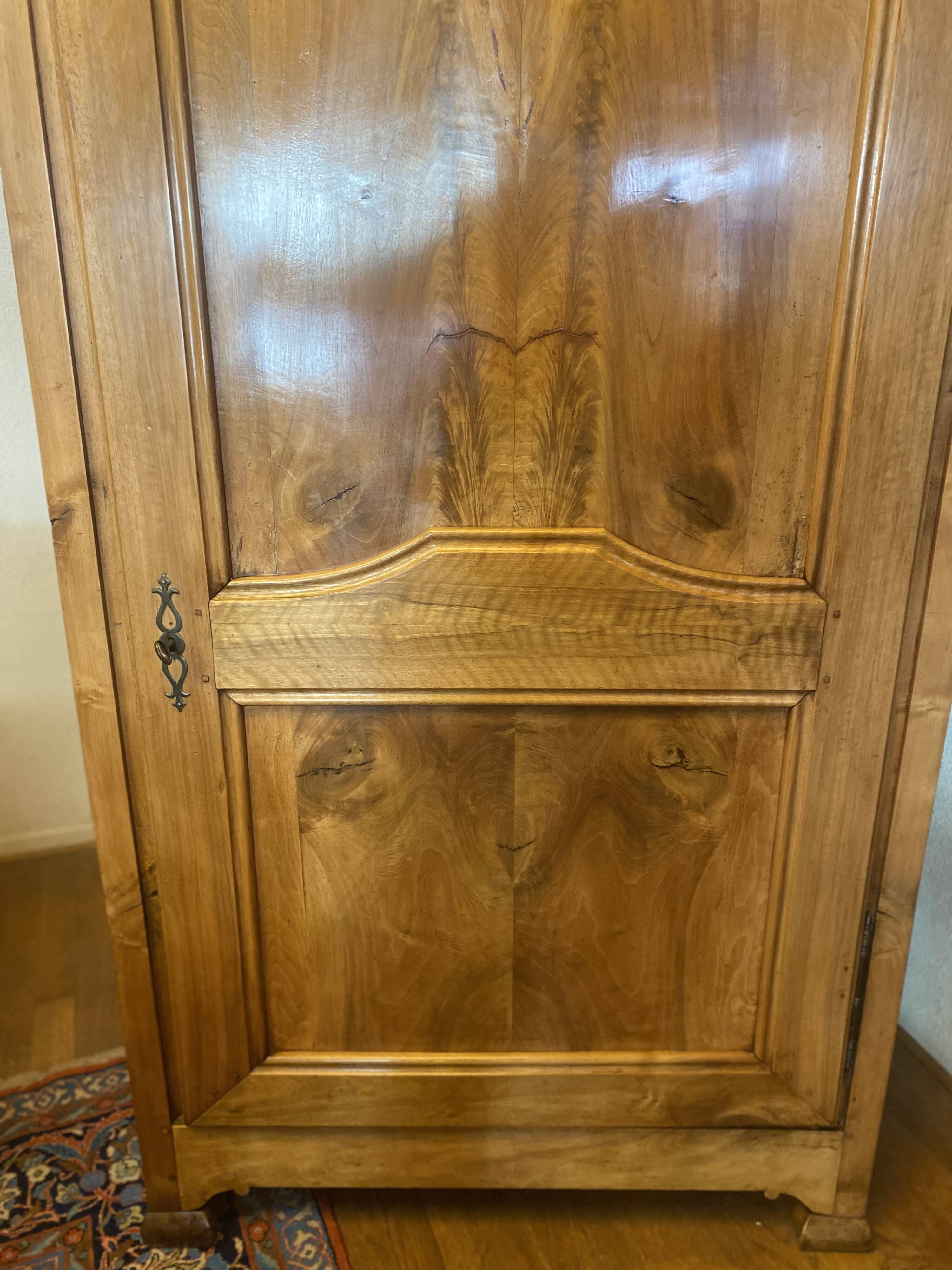 Bonnetière en noyer