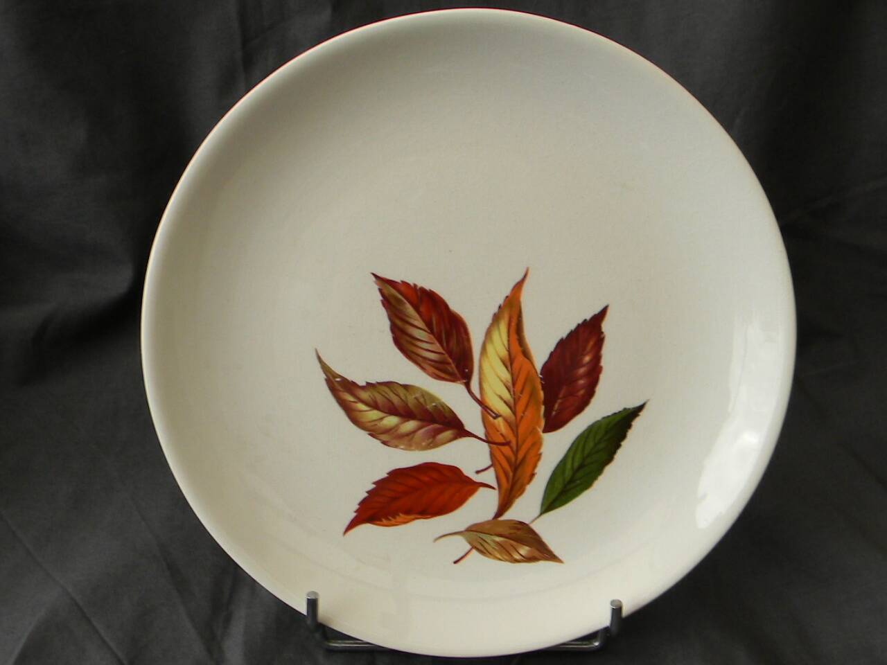 Set of 8 dessert plates in earthenware from ORCHIES. Model Underwood.