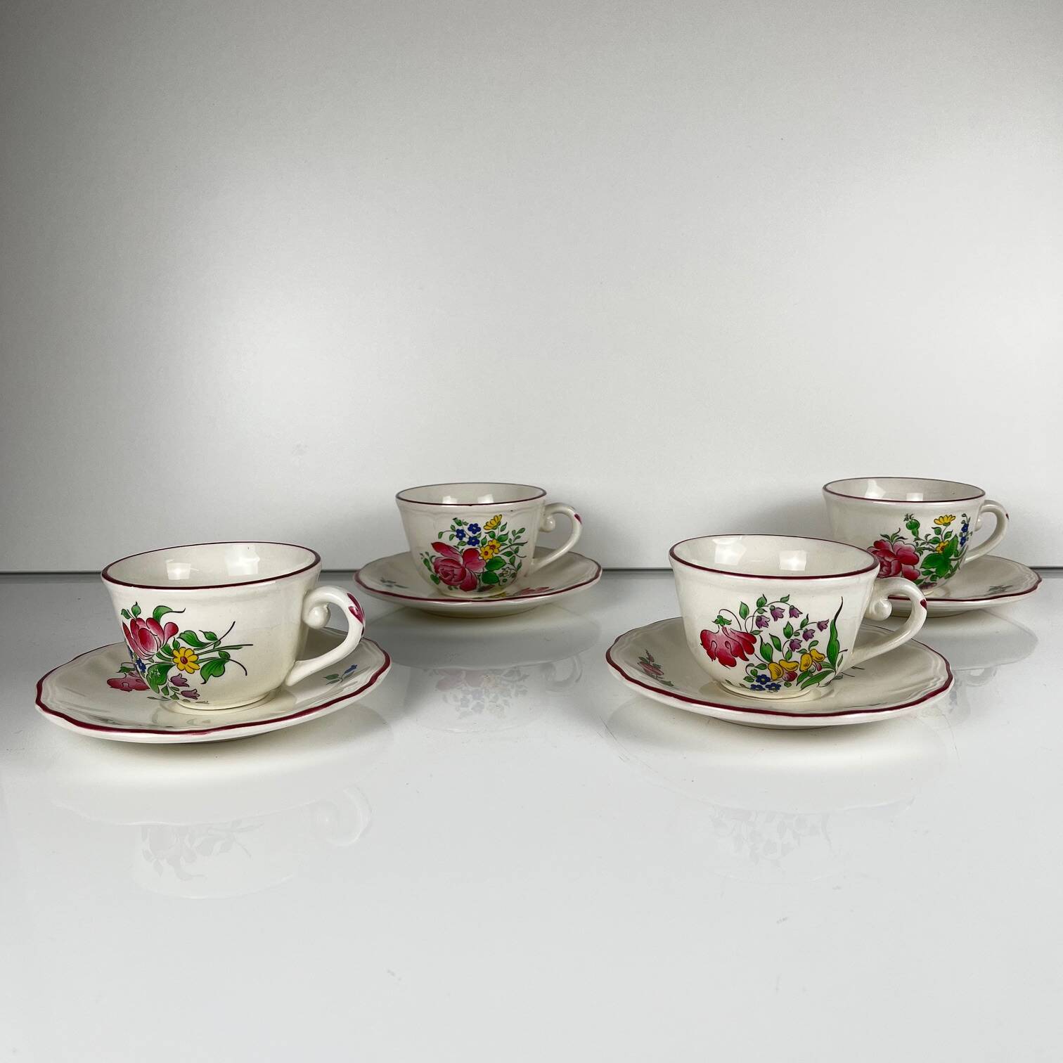 Set of 4 coffee cups with saucers model Réverbère by KG Lunéville