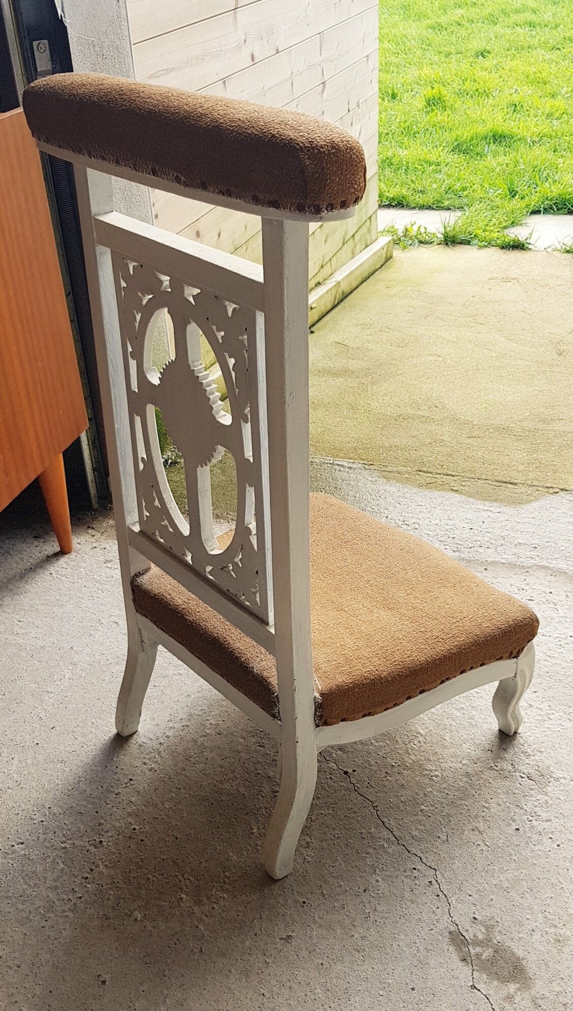 Prayer-god chair