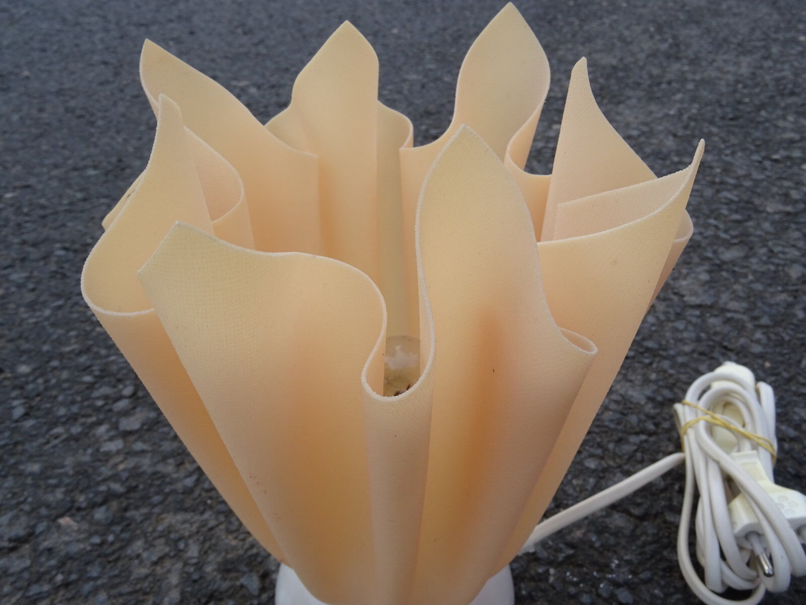 Lampe Coqueluche par Georgia Jacob