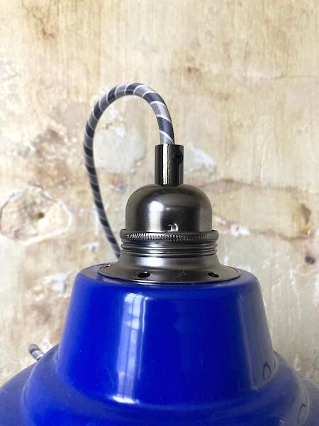 Blue metal workshop suspension