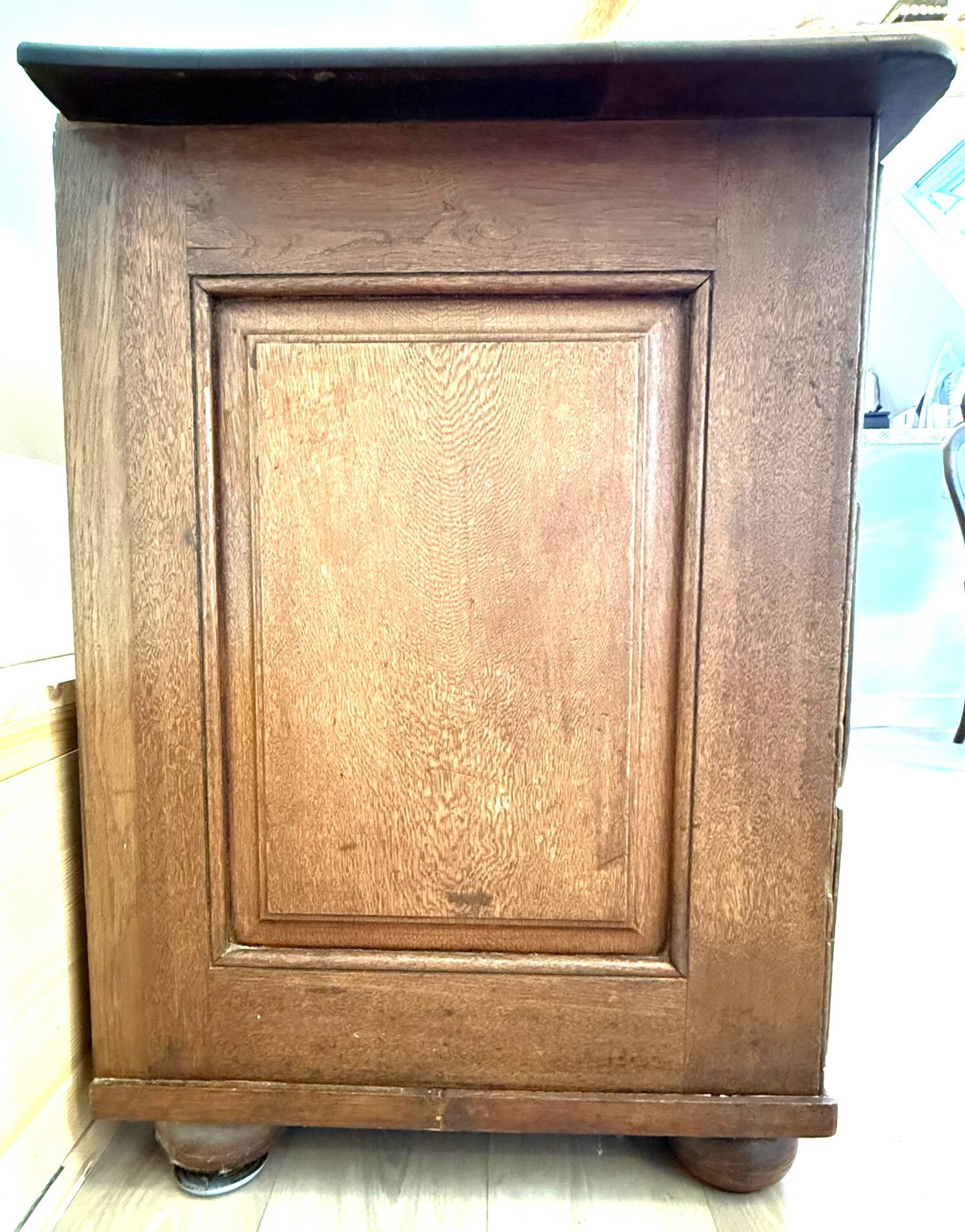 Commode alsacienne XVIIIe siècle – chêne – très beau galbe