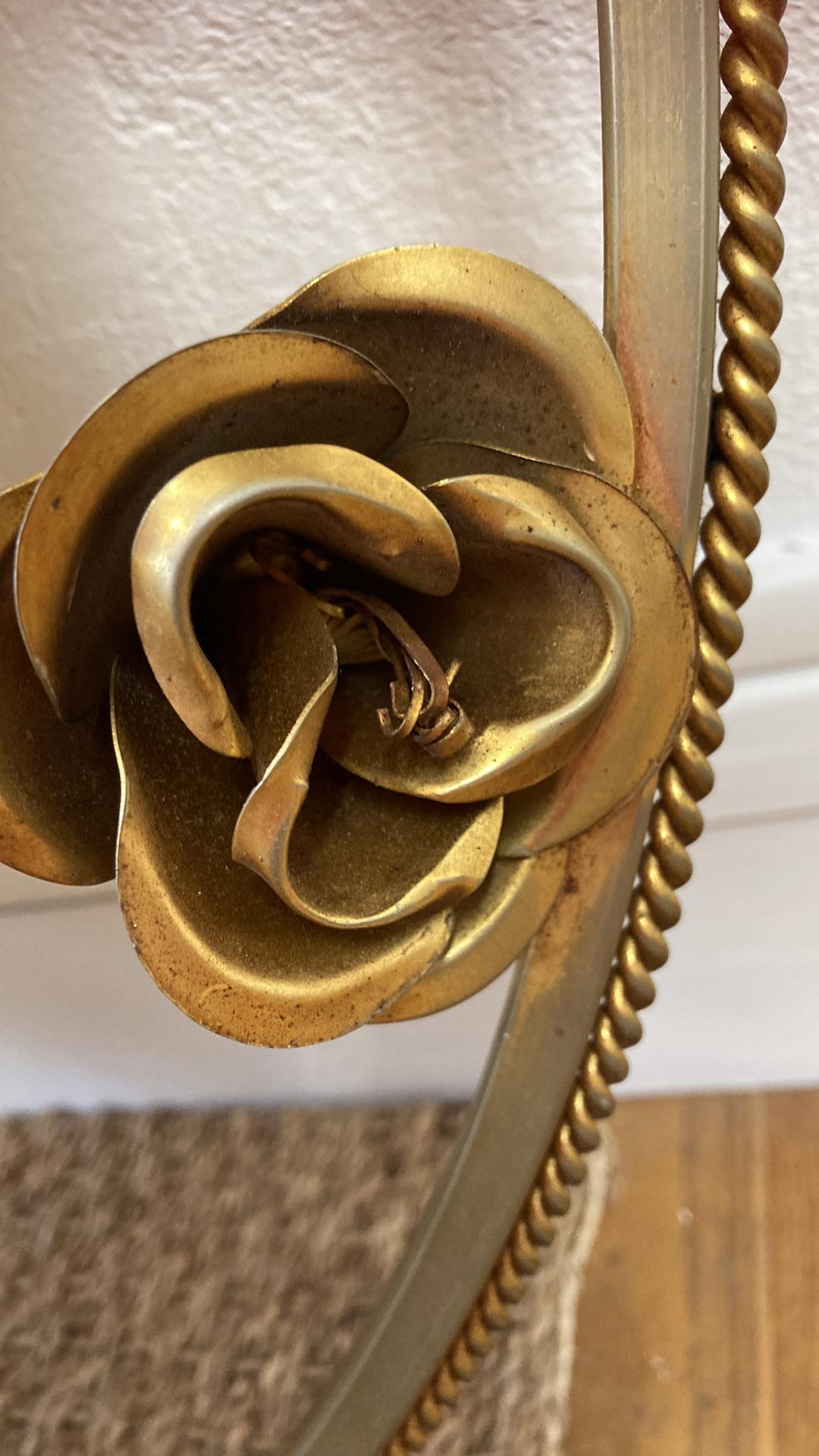 Golden mirror Holywood Regency in gilded metal