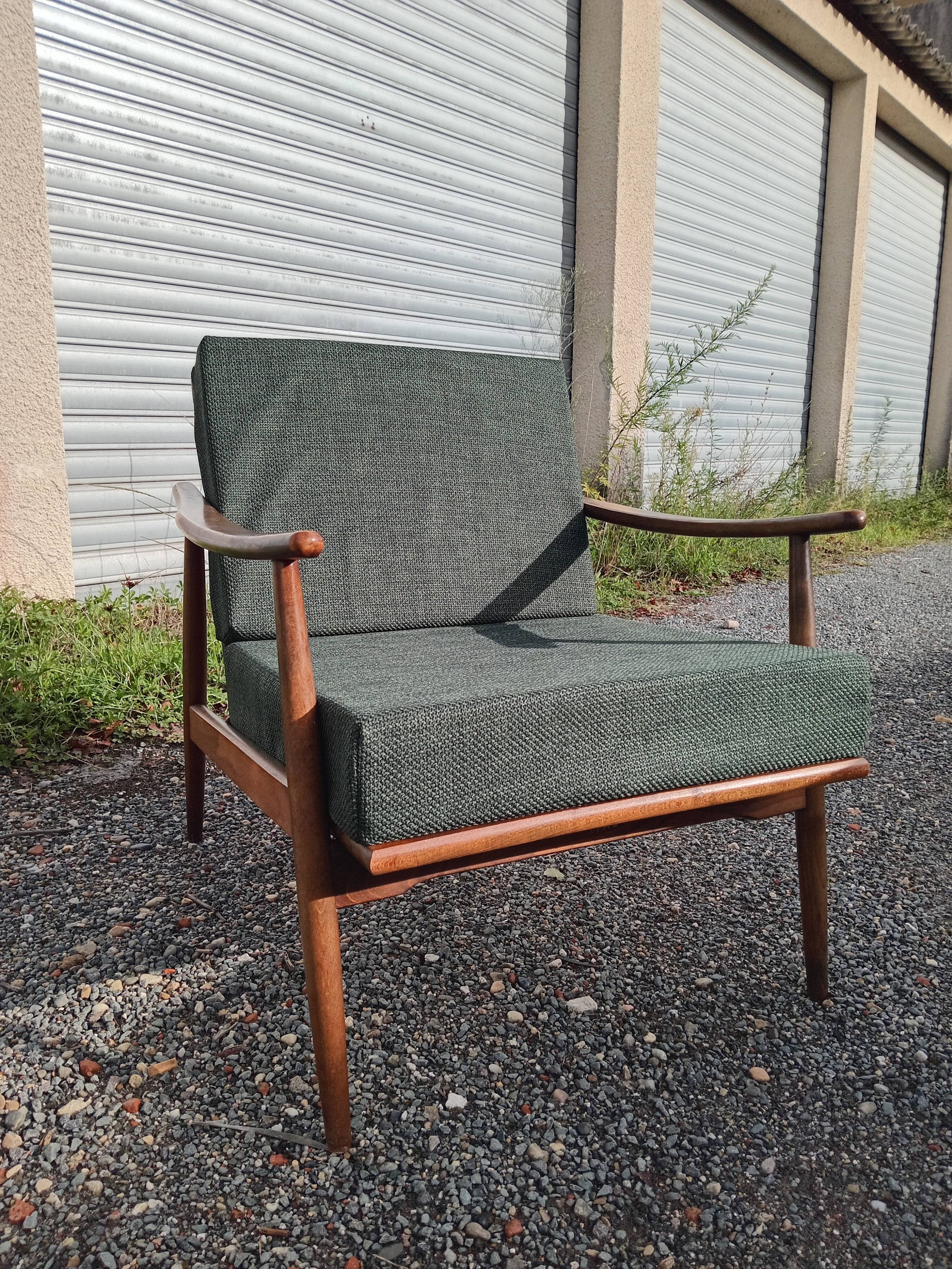 Paire de fauteuils boomerang, années 70
