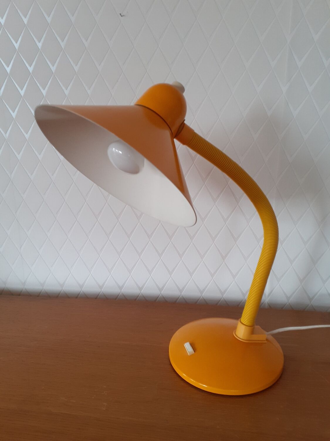 Lampe de bureau Aluminor jaune-orange
