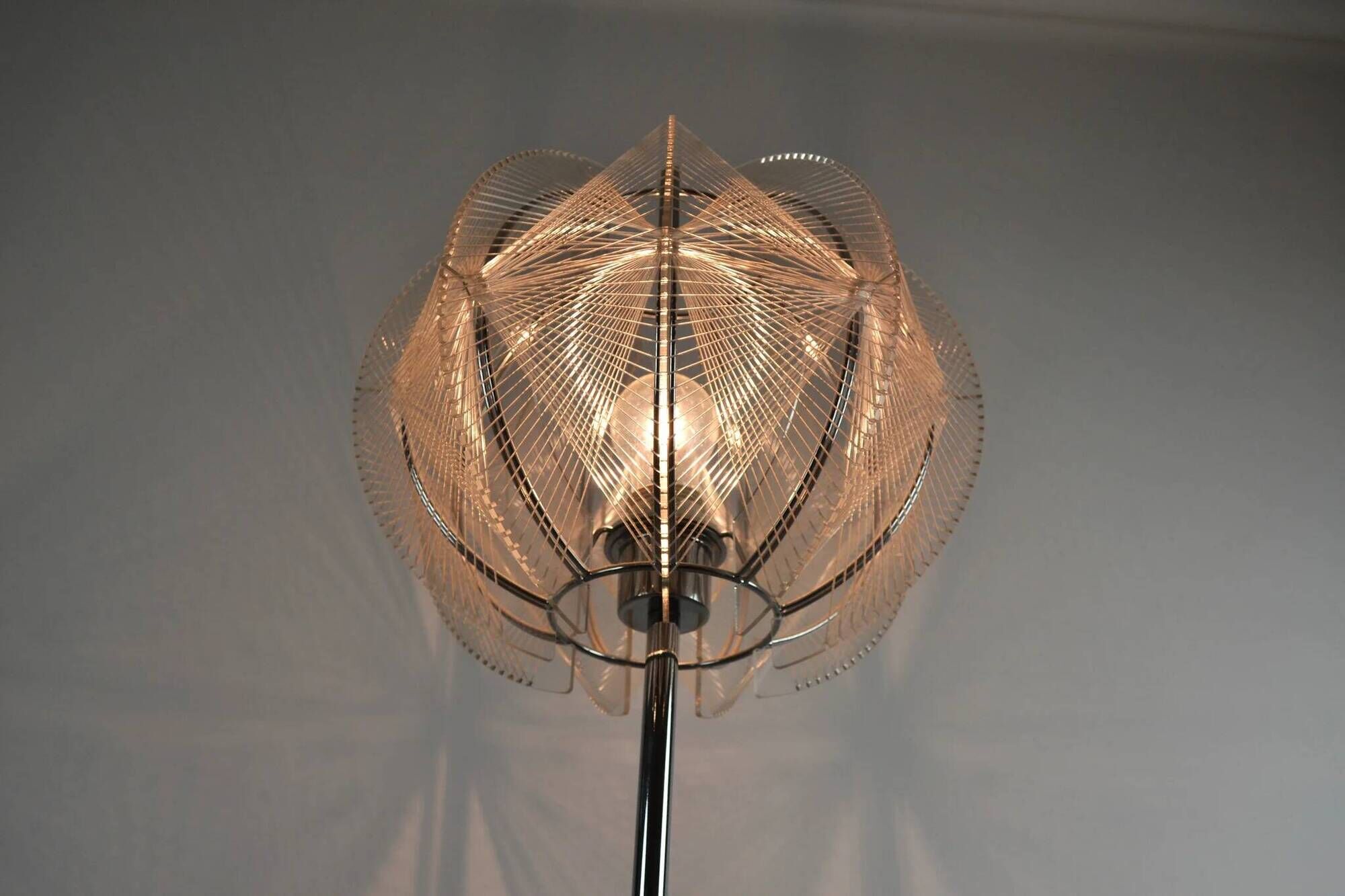 Neo floorlamp by Cottex, Sweden – plexiglas and nylon wire, 1990’s