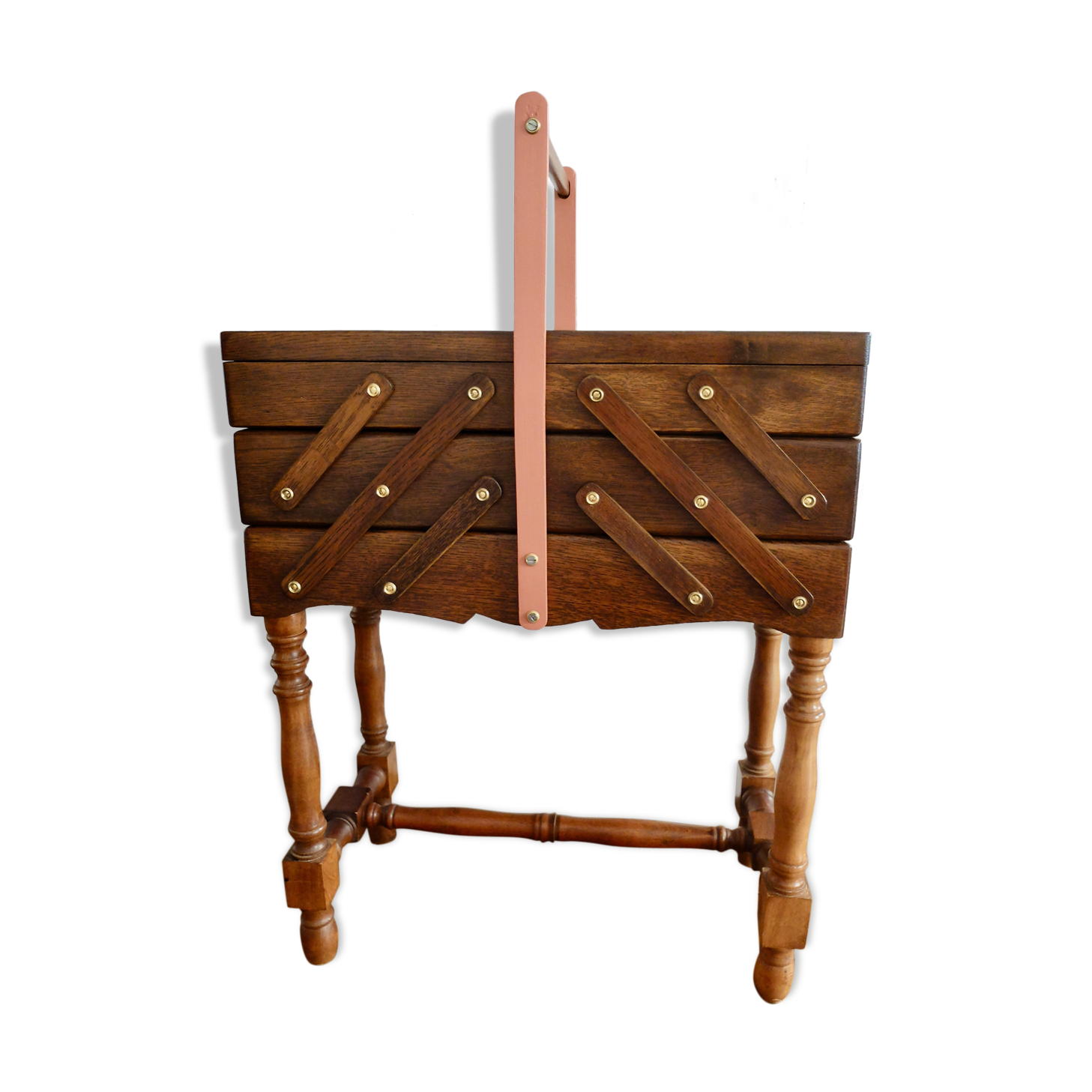 Vintage sewing bakset