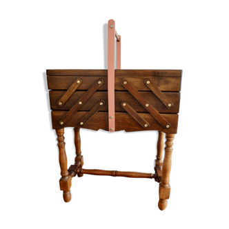 Vintage sewing bakset