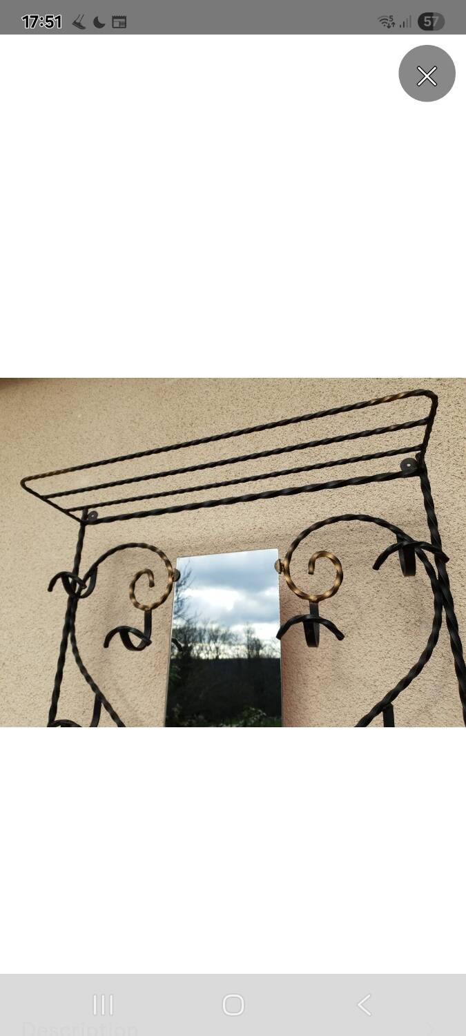 Wall-mounted coat rack