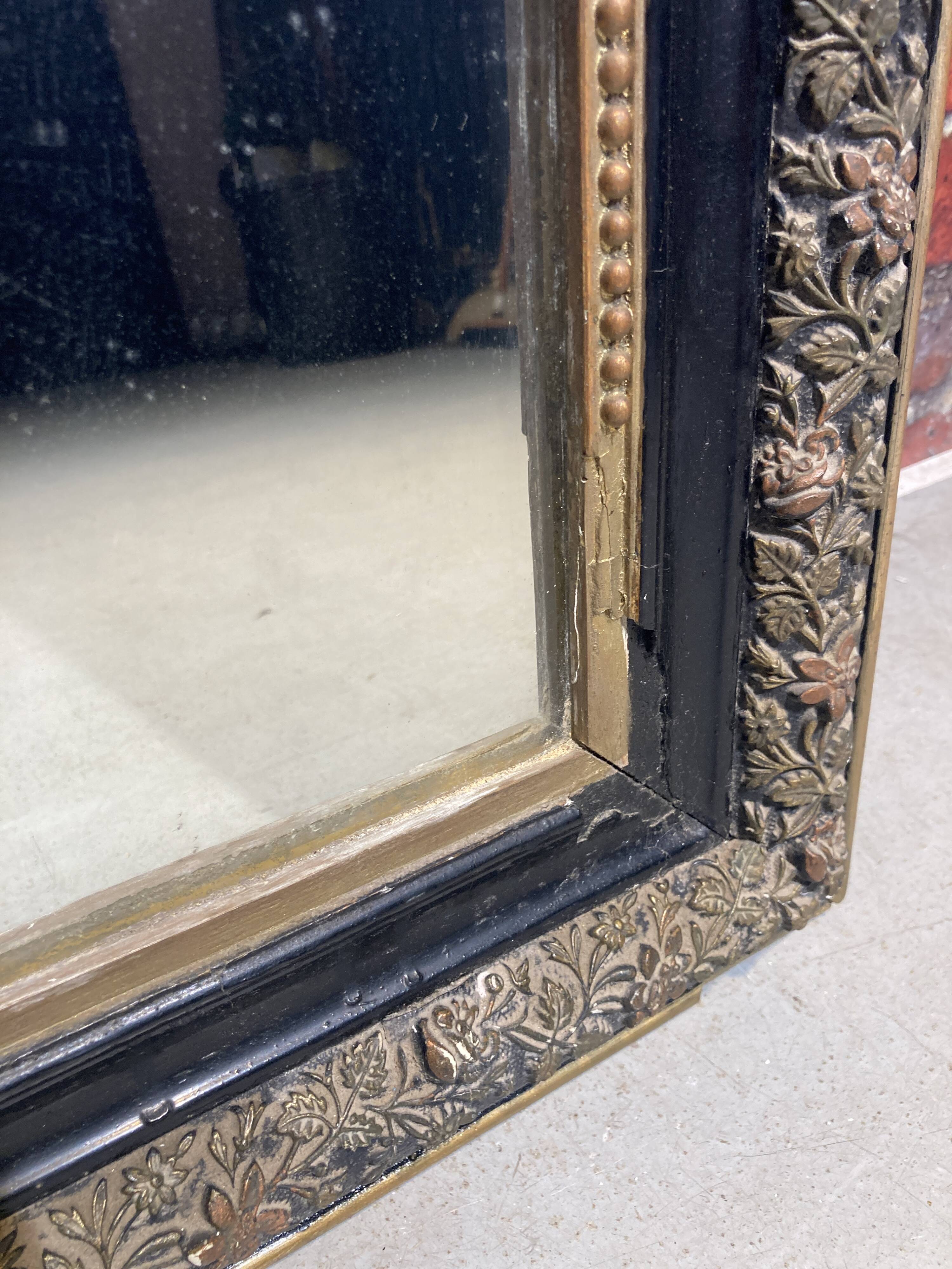 Mirror with moldings