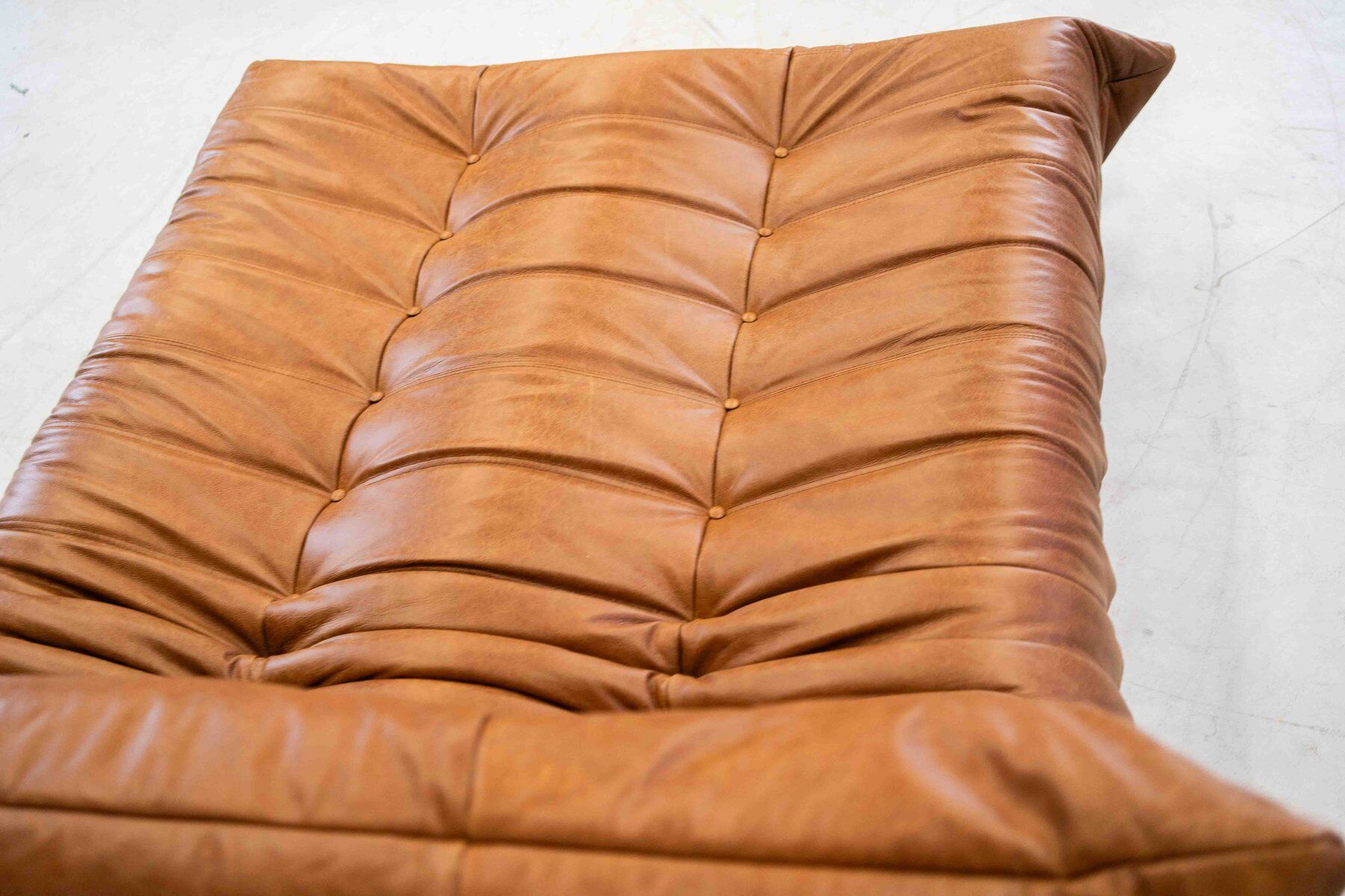 Togo chaise lounge in pine leather by Michel Ducaroy for Ligne Roset, 1974