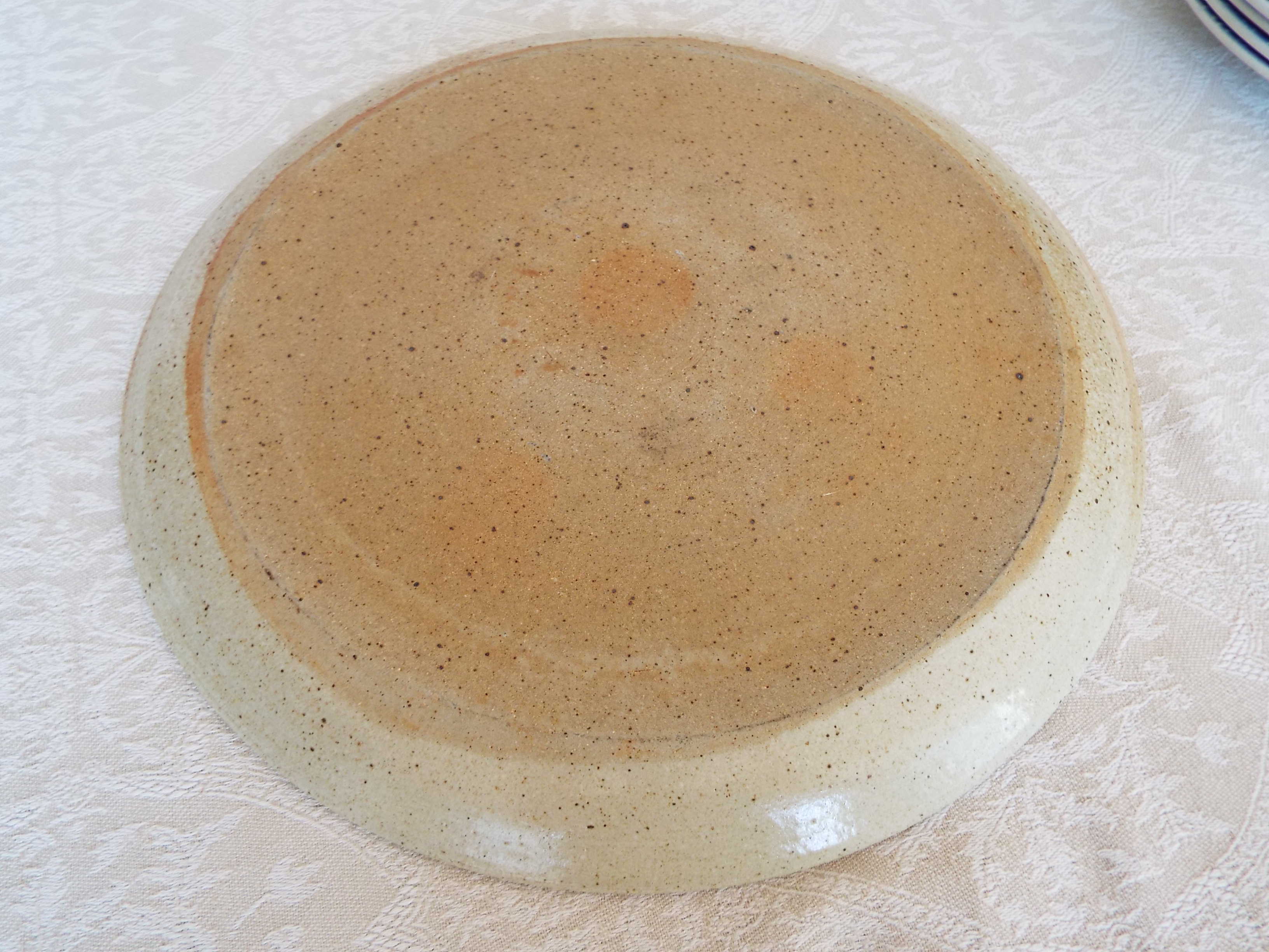 Sandstone pie dish
