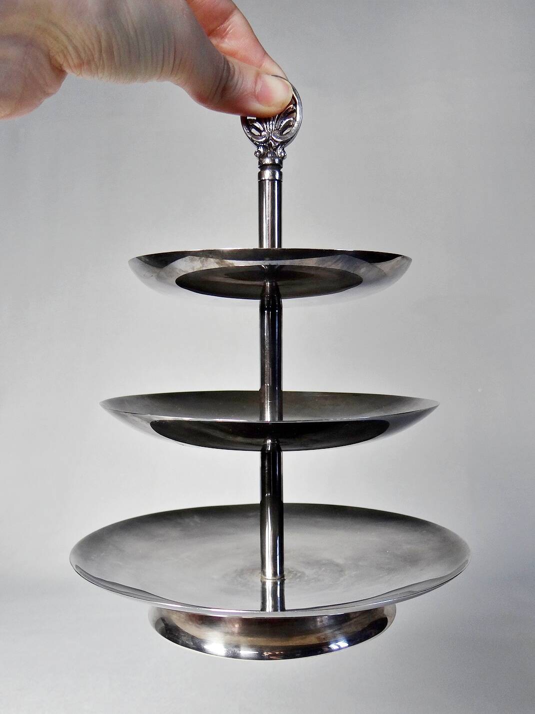 Small mute servant in vintage/old silver metal with 3 trays