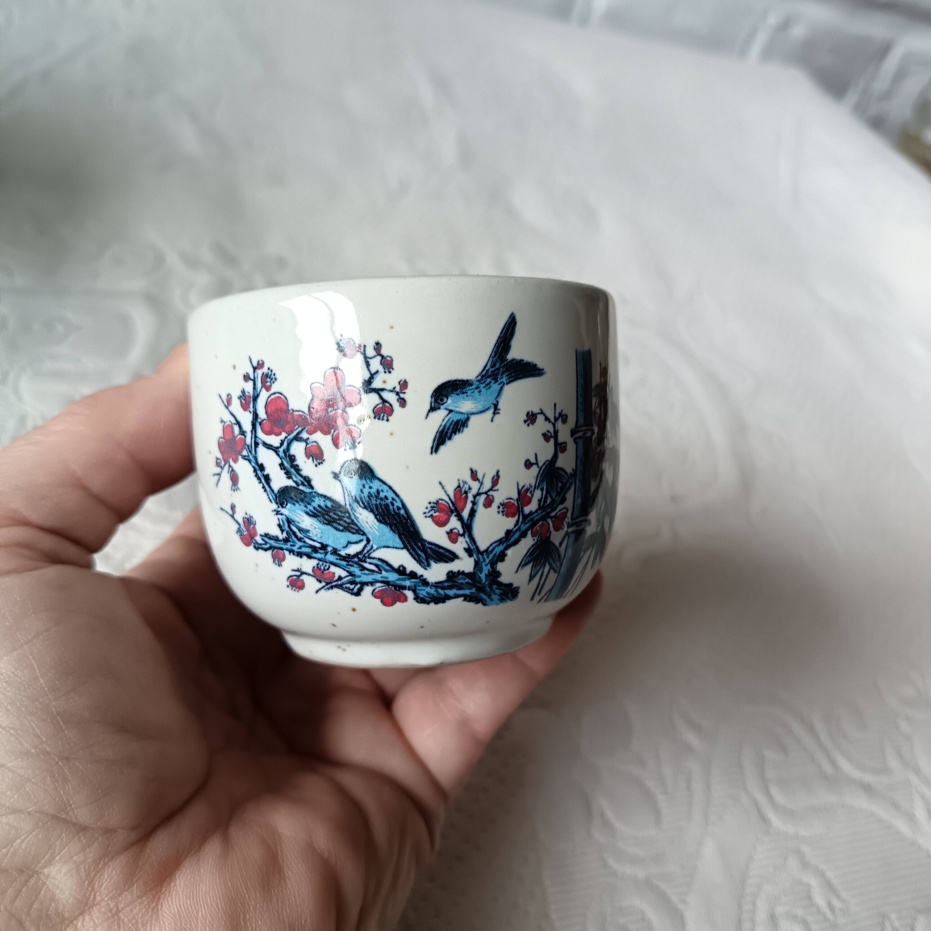 Service à thé asiatique en céramique et bambou