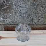 Elegant cut-glass carafe – classic and refined style