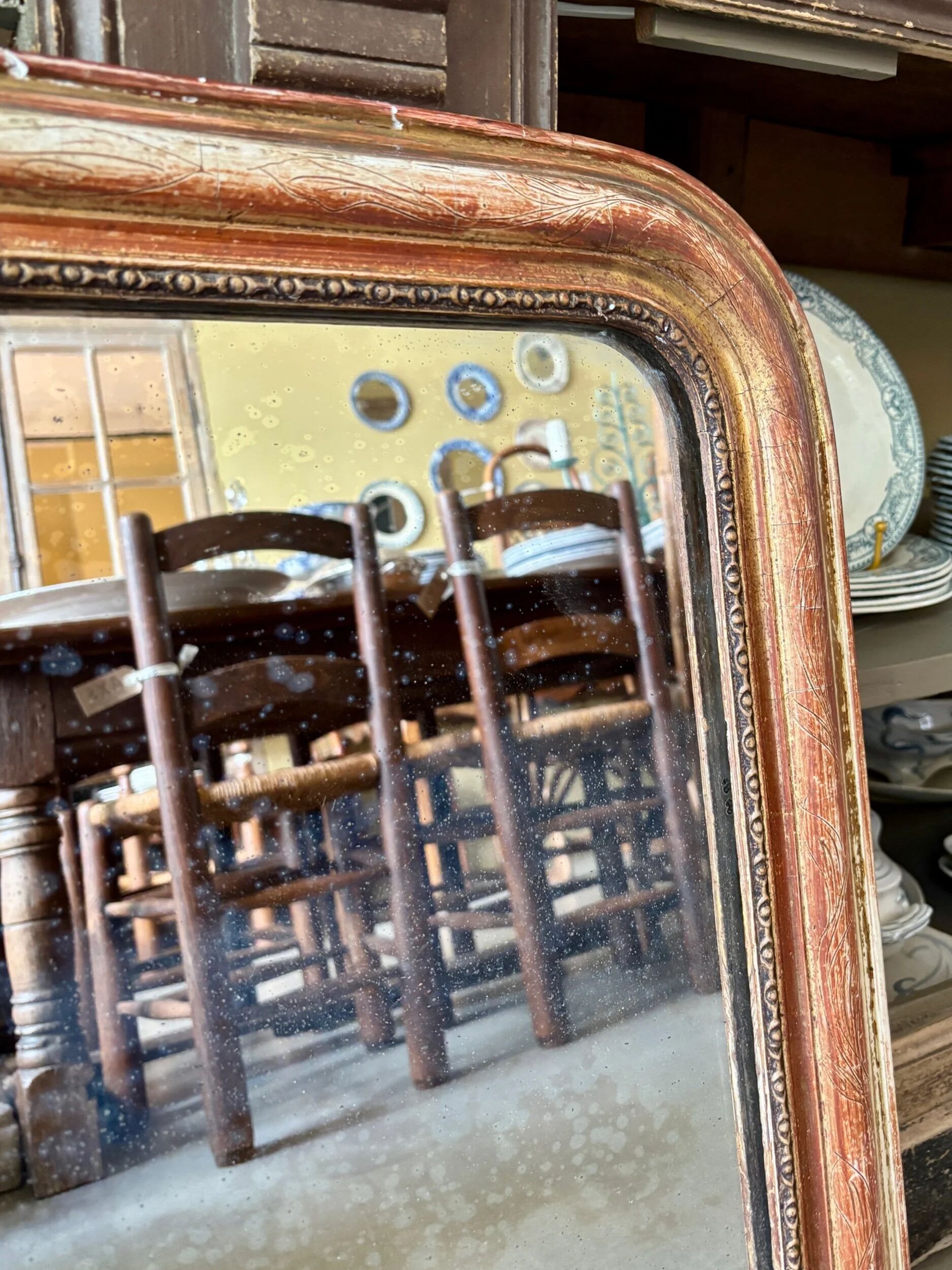 Louis Philippe mirror in gilded stucco ☐ 63.5 x 51 cm