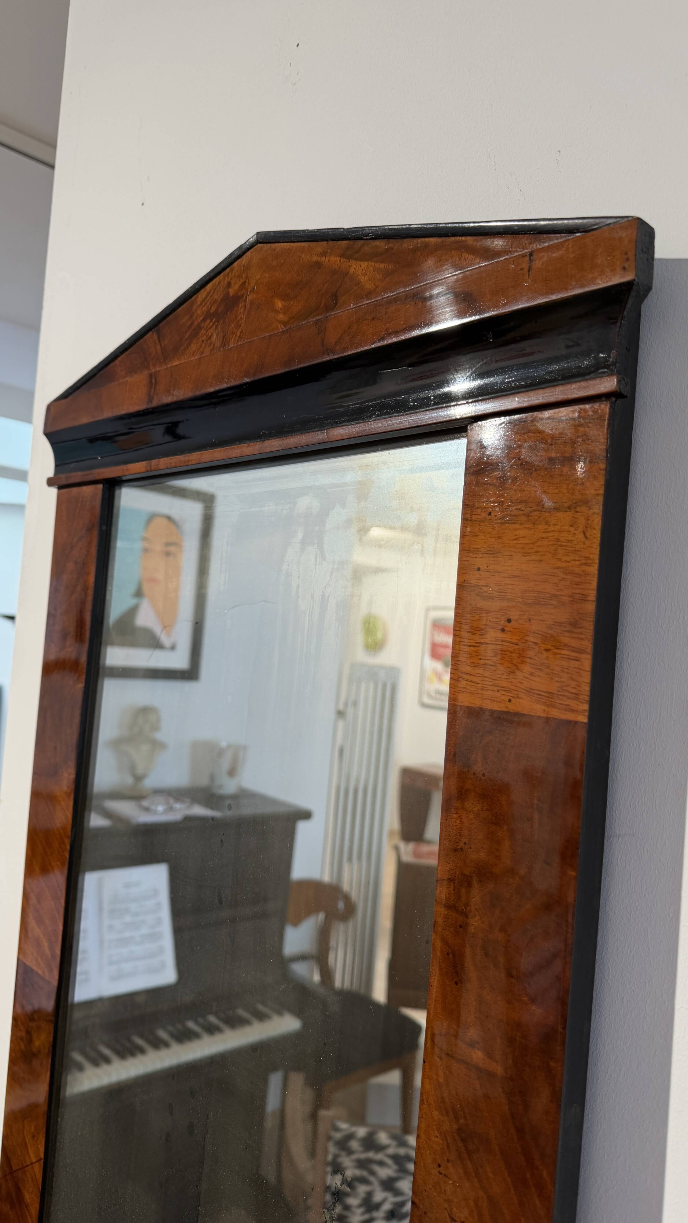 Miroir mural Biedermeier en placage de noyer, ébénisé, Autriche, vers 1820