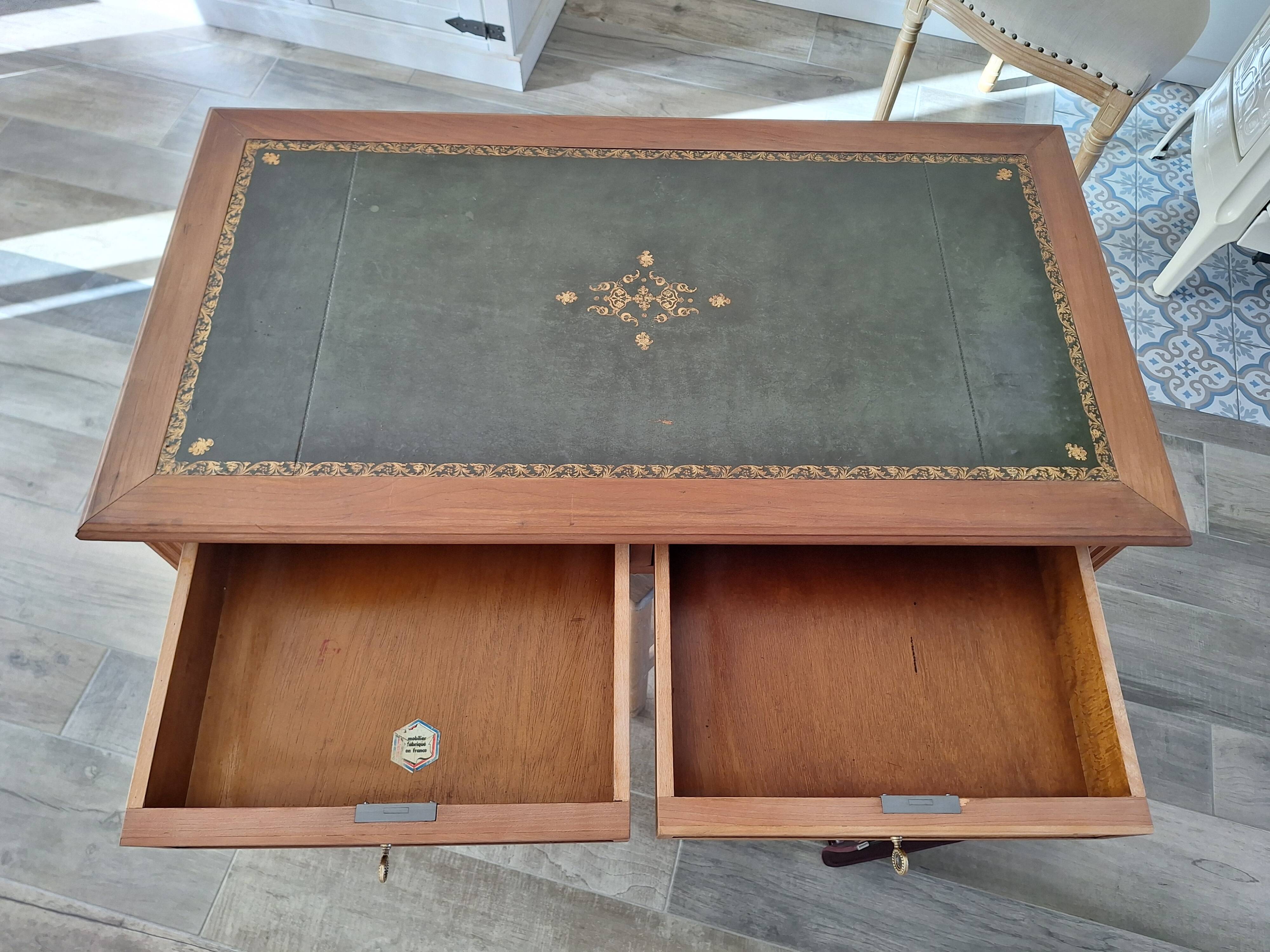 Extendable desk in solid wood in Louis XVI style