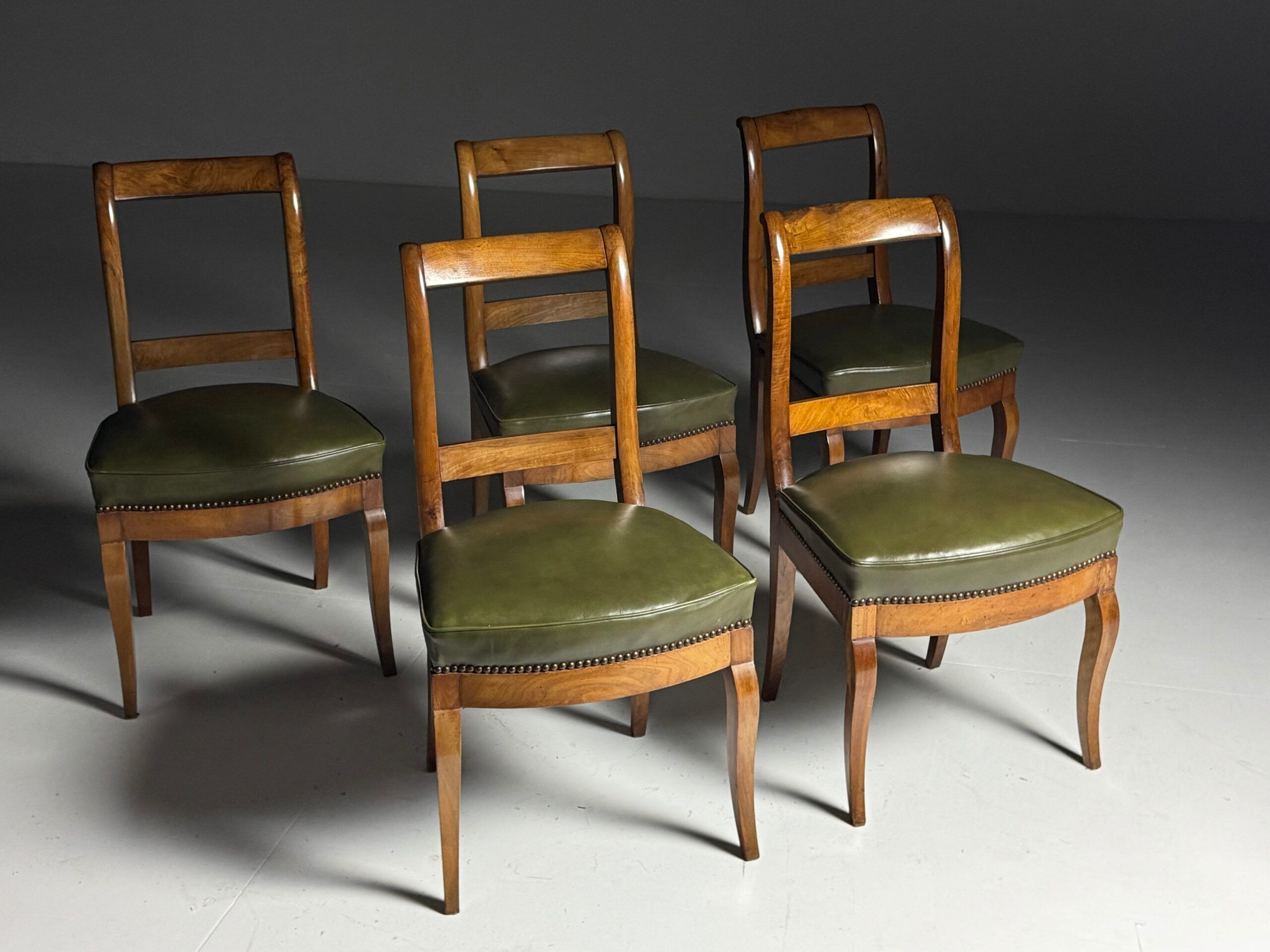 Set of 5 dining chairs