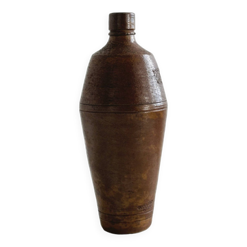 Bouteille ancienne en grès.
