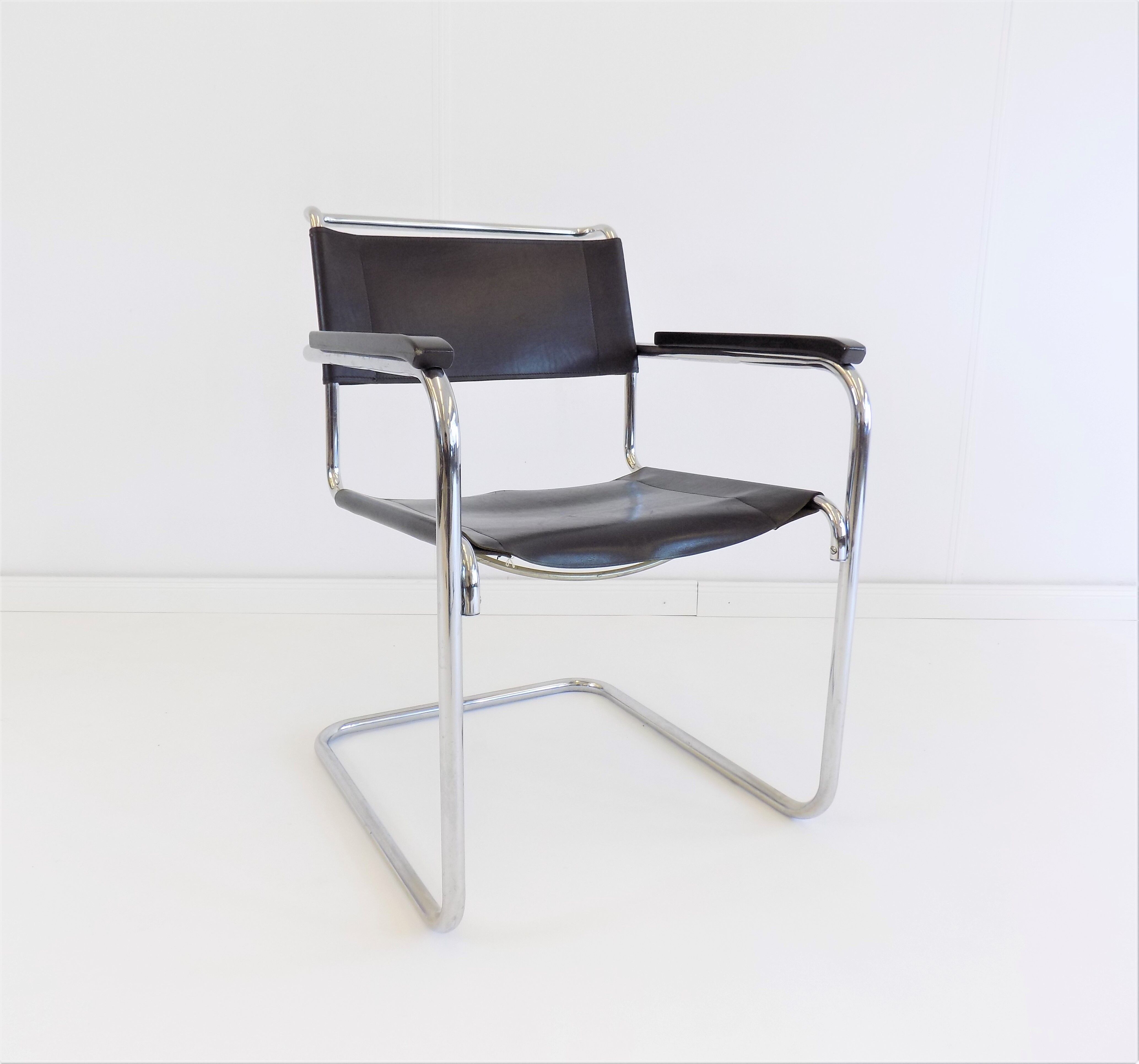 Set de 4 fauteuils Thonet S34 cuir cantilever par Mart Stam