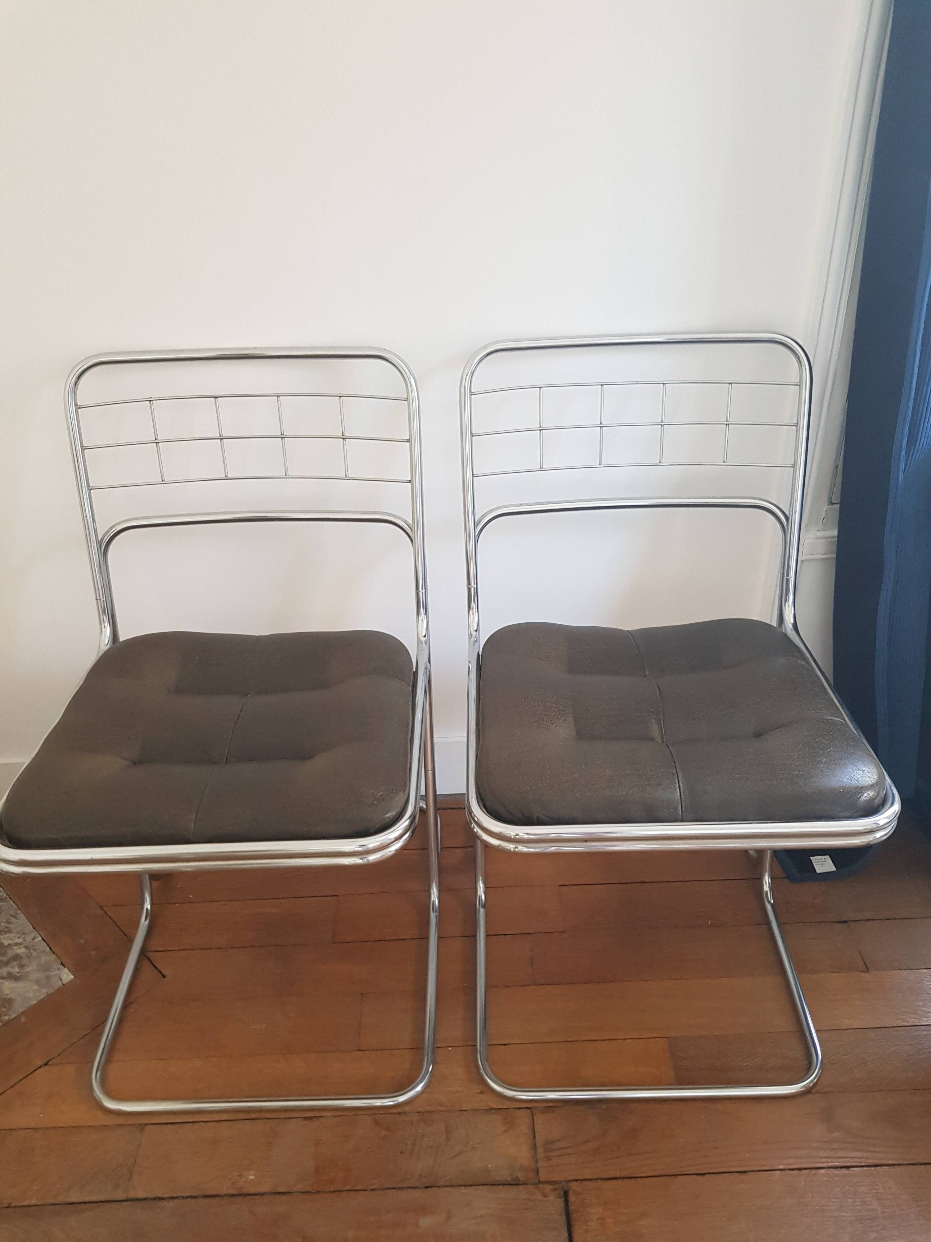 Fauteuils circa annees 70