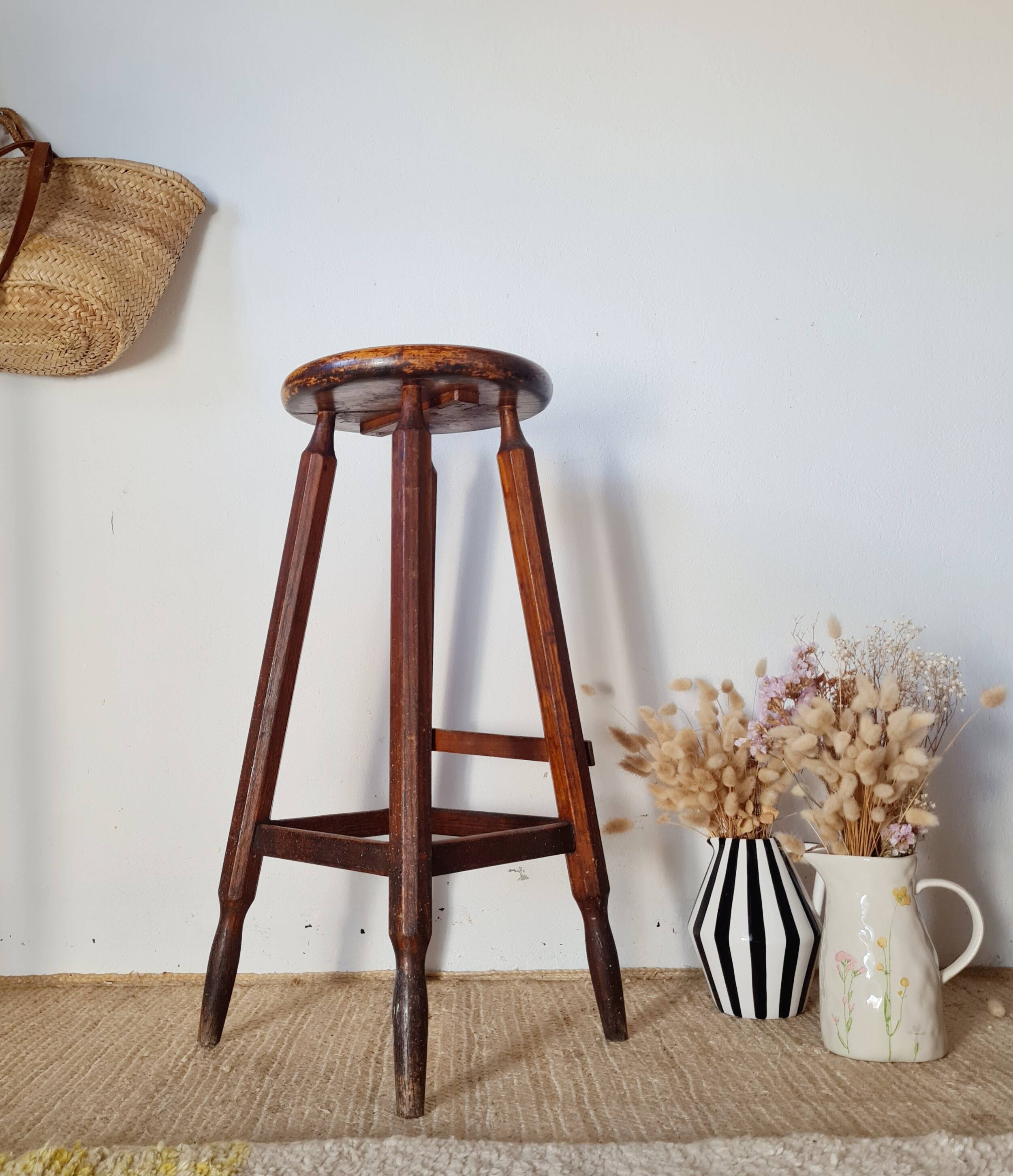 Tabouret haut d'atelier patiné