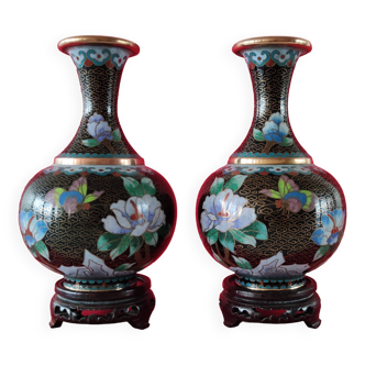 Paire de vases aux émaux cloisonnés Vintage du XX siècle H19 cm