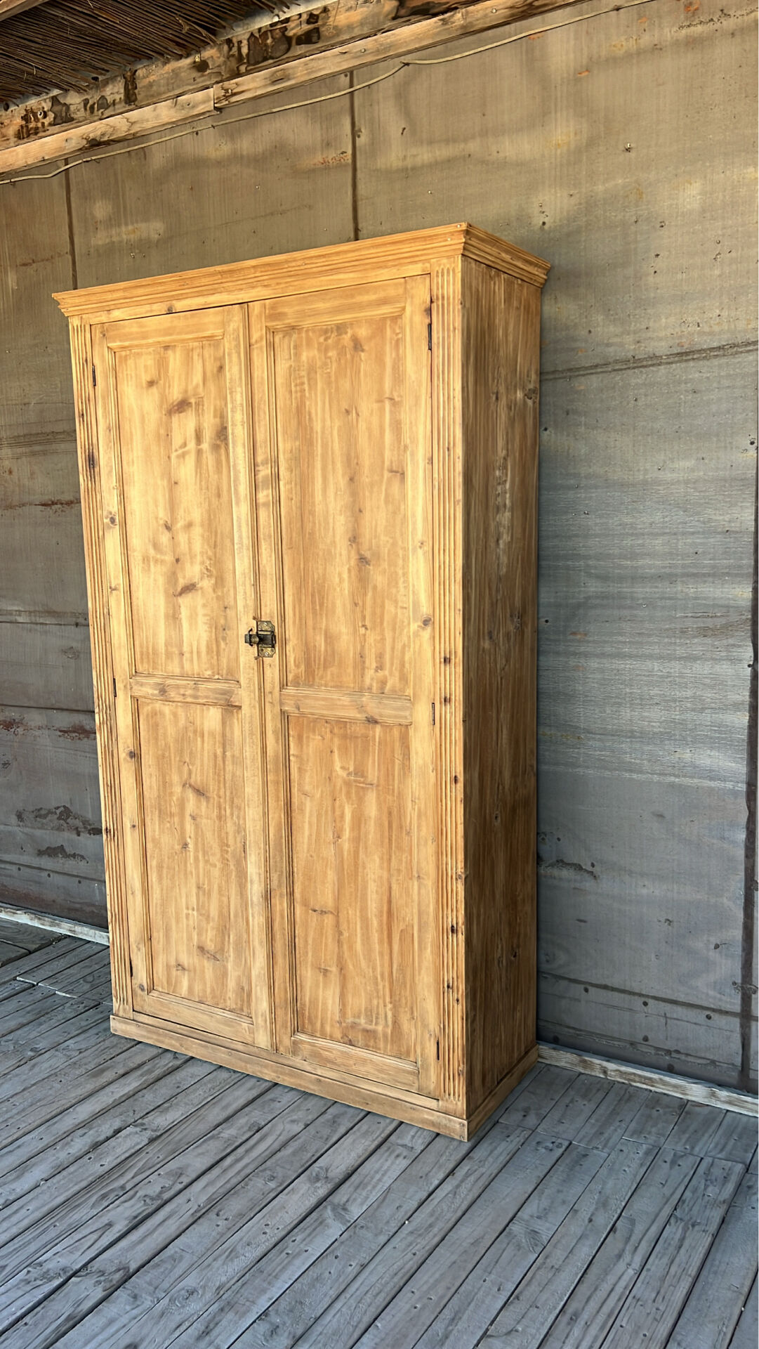 Armoire parisienne bois brut