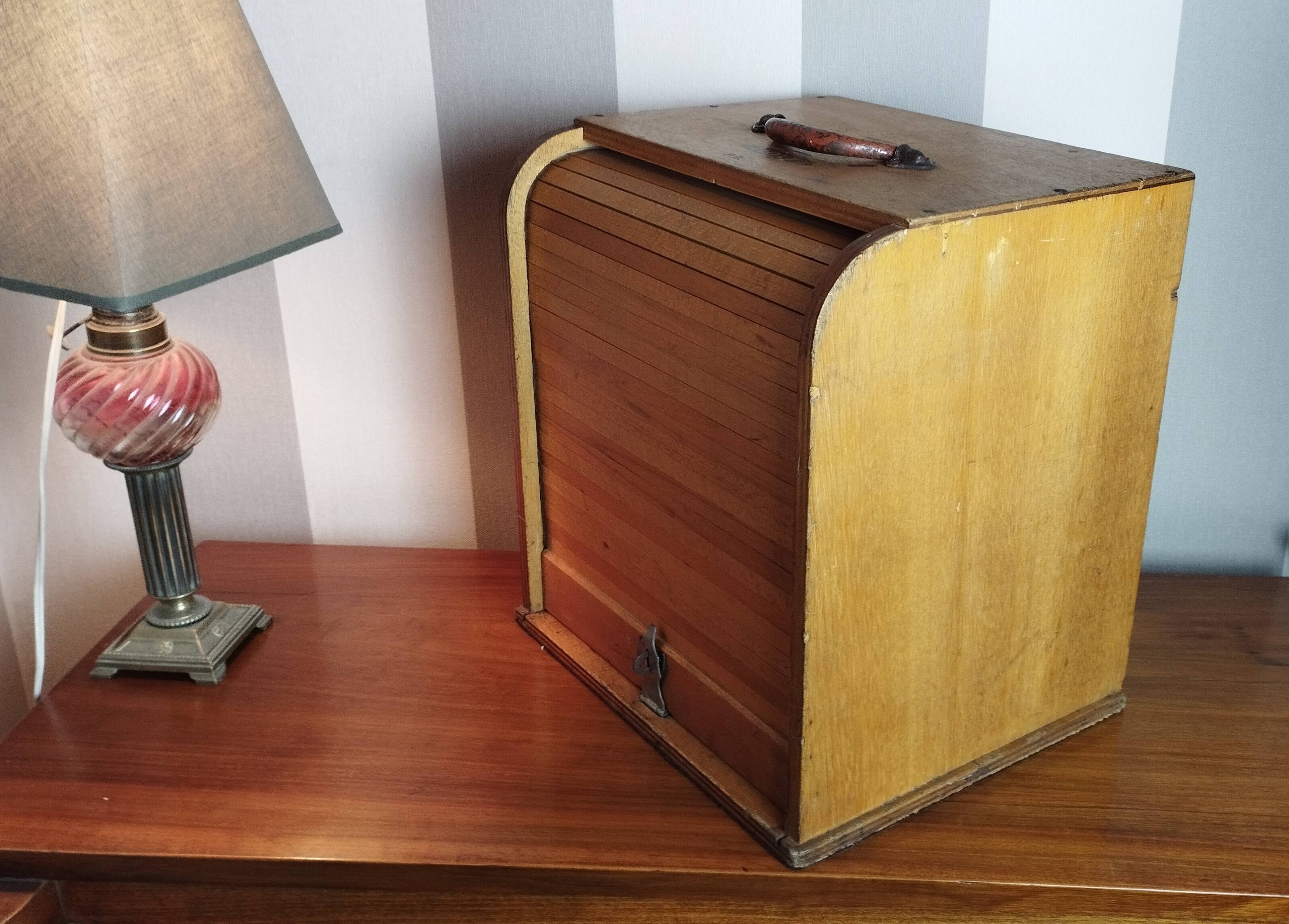 Persian representative case circa 1940-1950 "HOLY France"