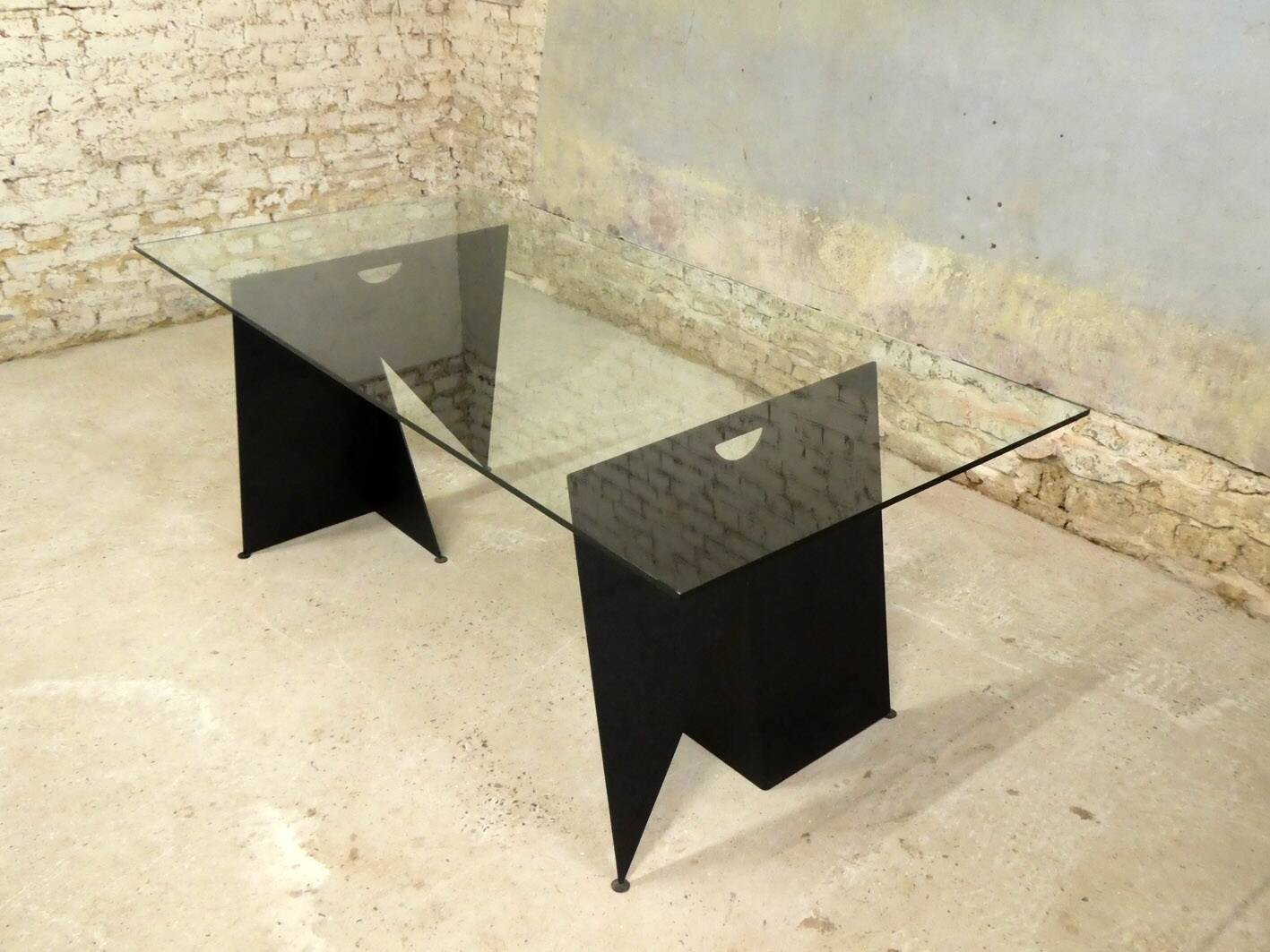 Etretat Office by Hiroyuki Yamakado, 1990