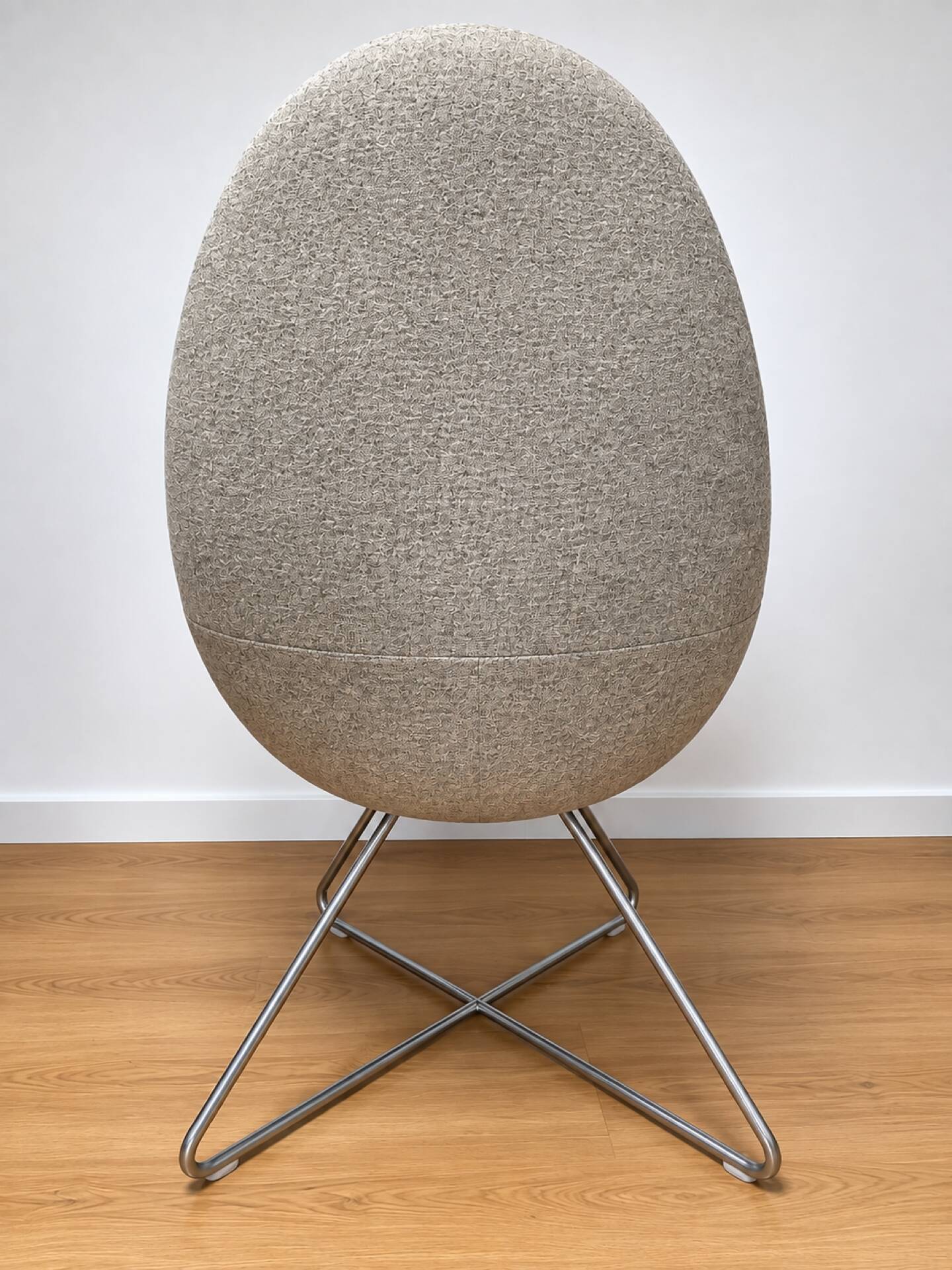 Columbus SCL1 lounge chair by Connection, 2015