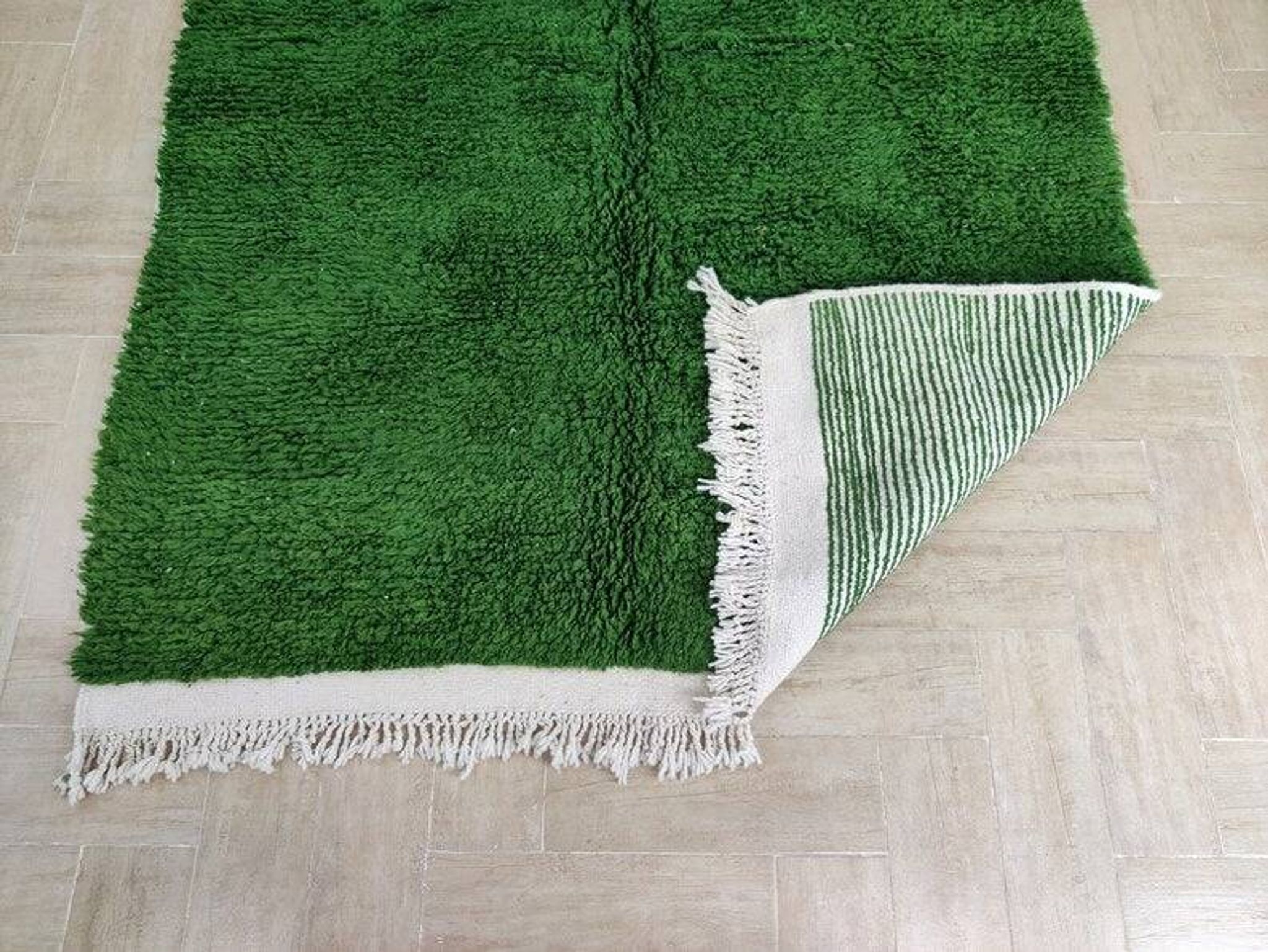 Tapis bérbere vert 3/2 mètre