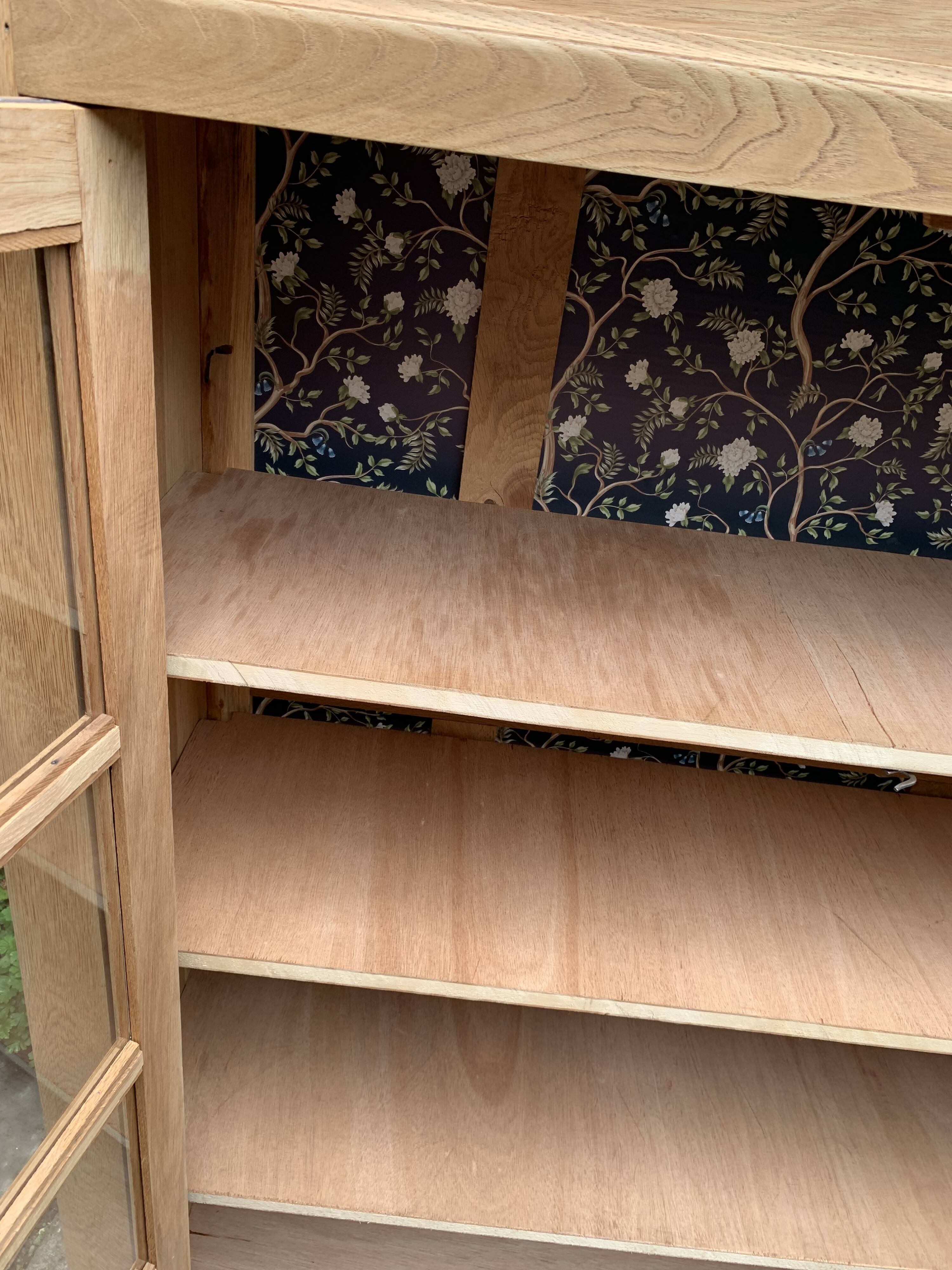 Parisian glass cabinet from La Samaritaine, 1960