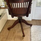 Swivel office chair
