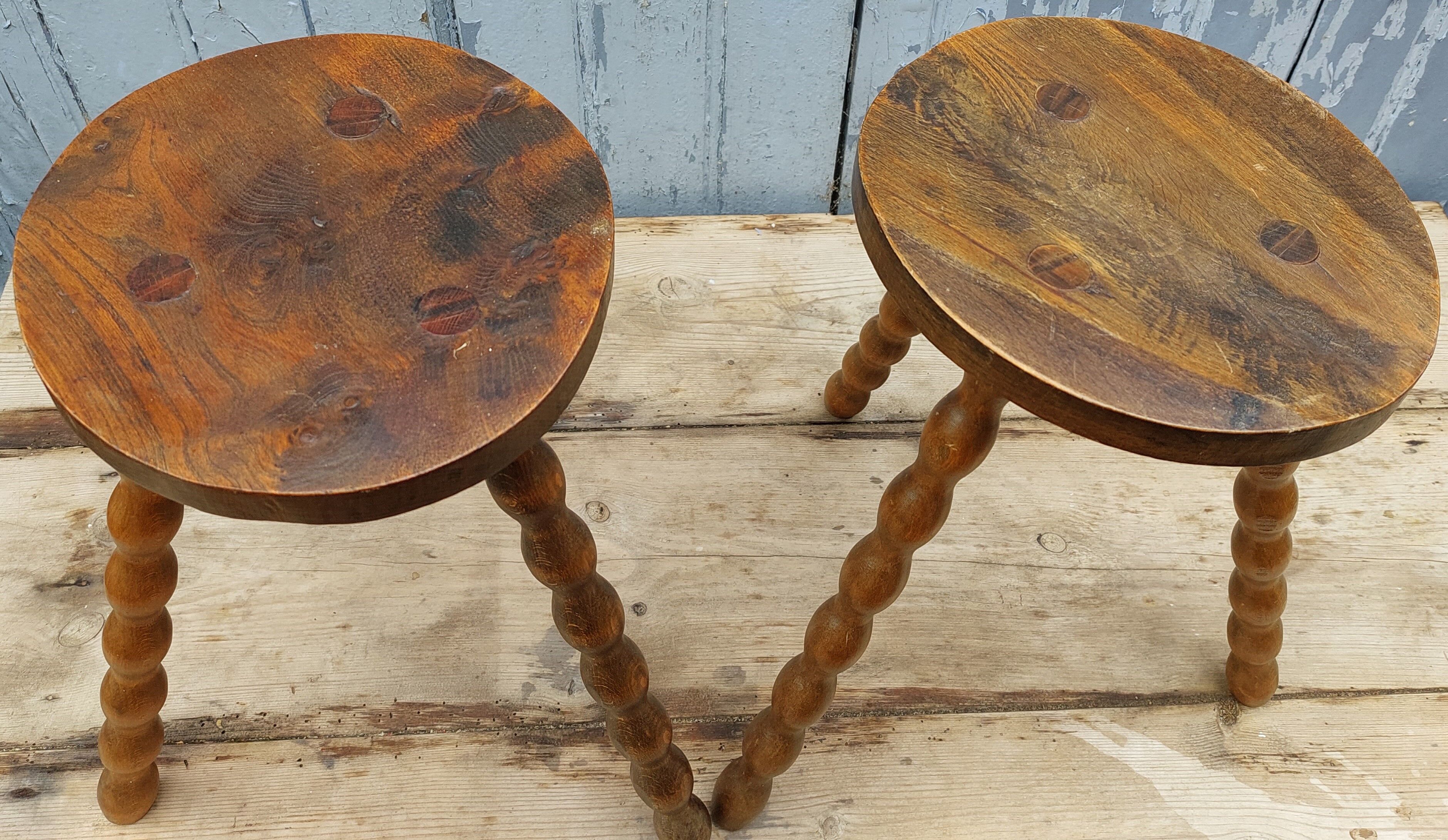 Tripod stool duo