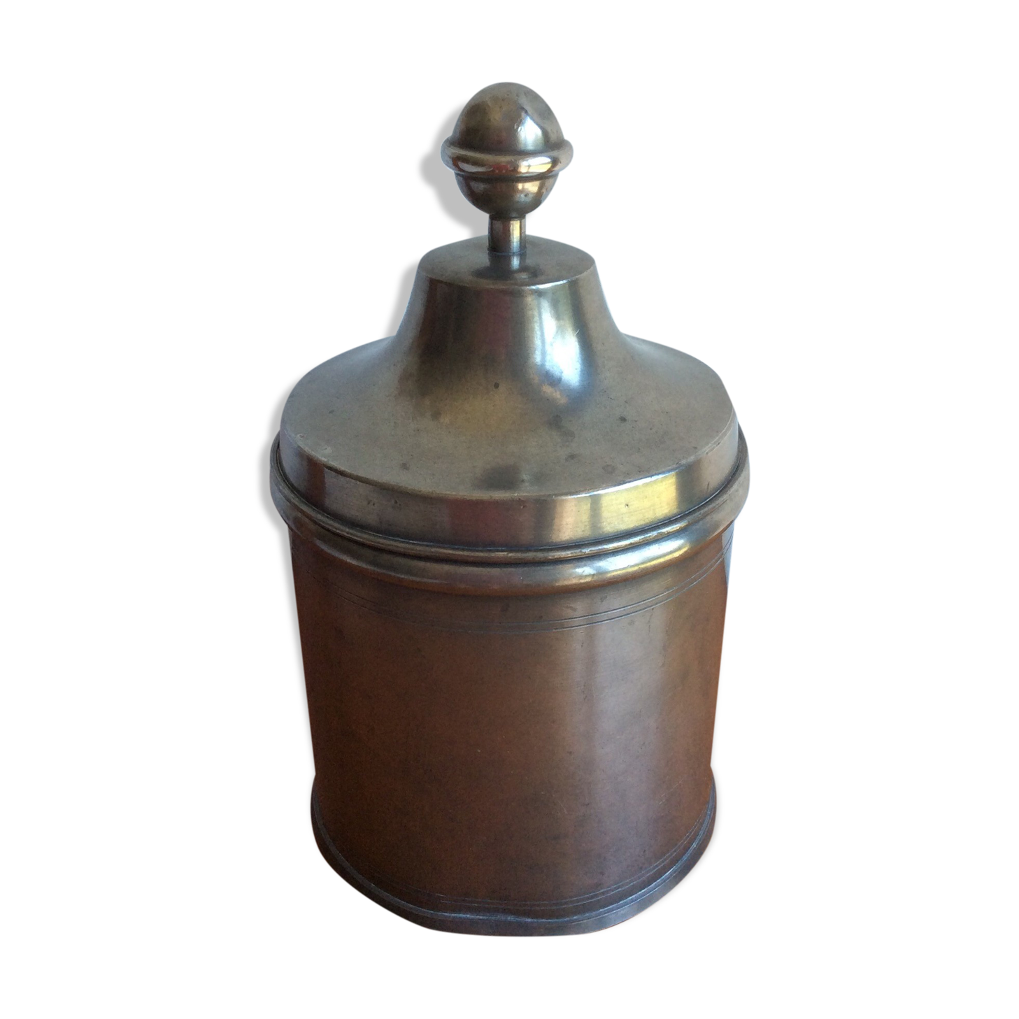 Pot with fine tin lid Paris