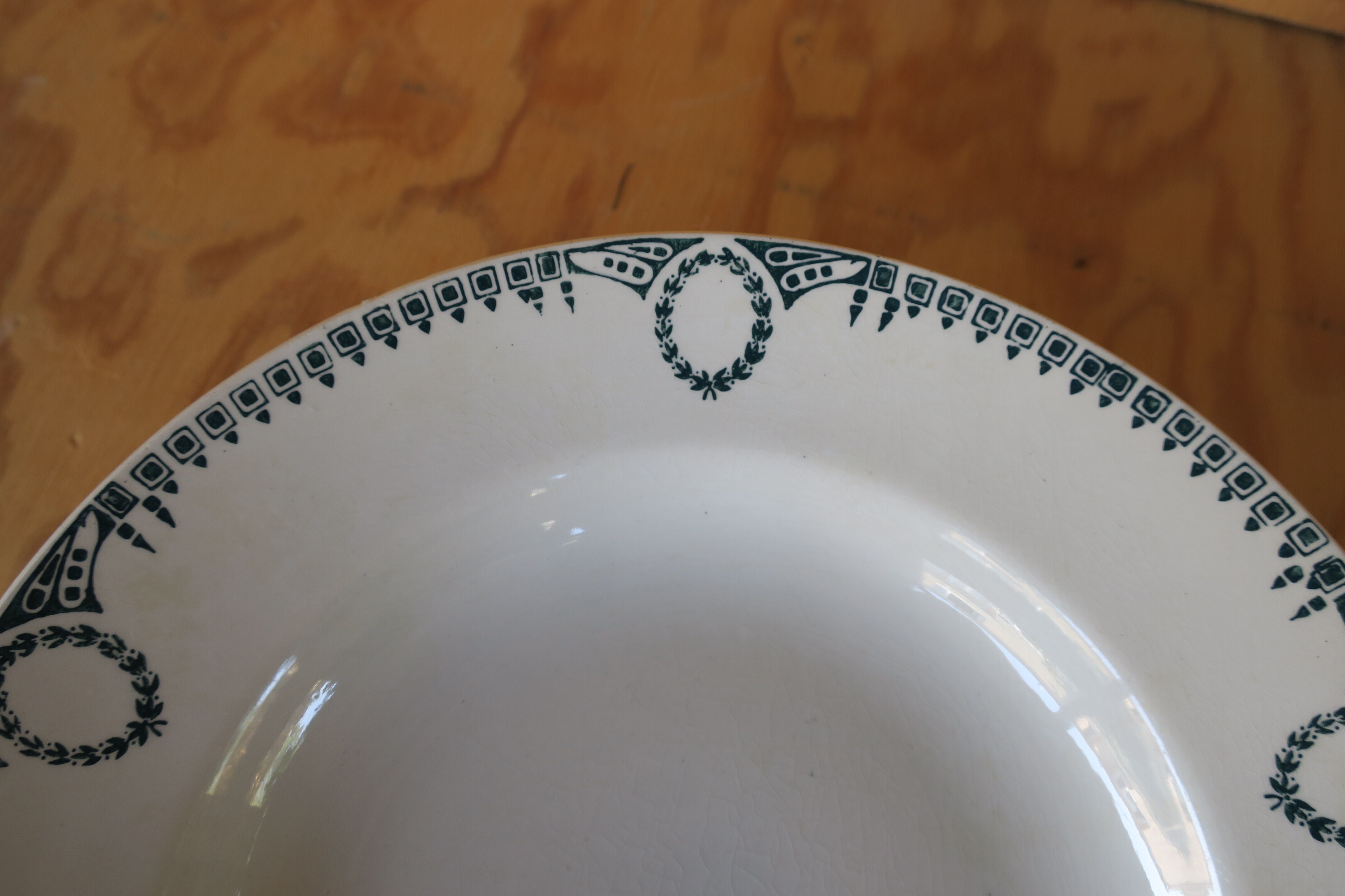 6 St Amand hollow plates