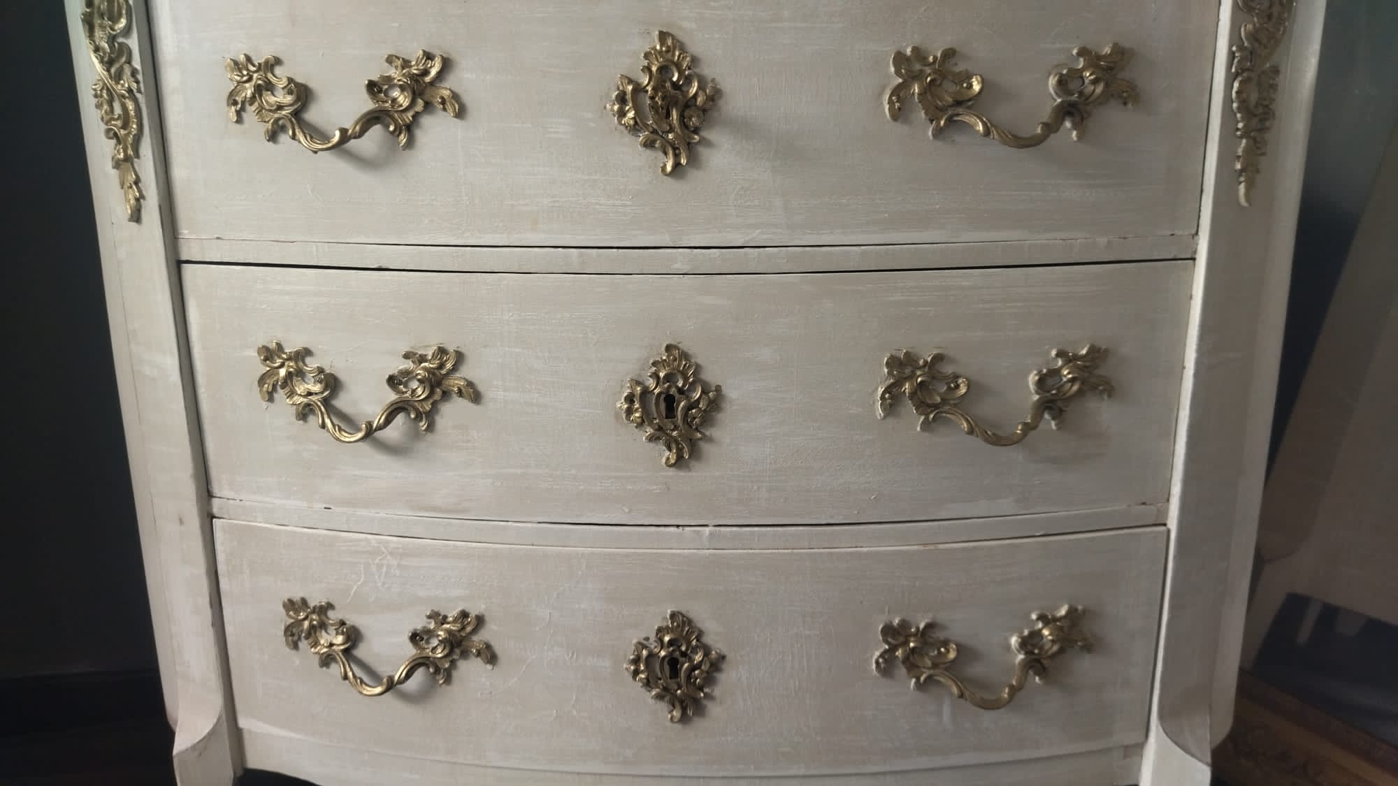 Patinated chest of drawers Louis XV style