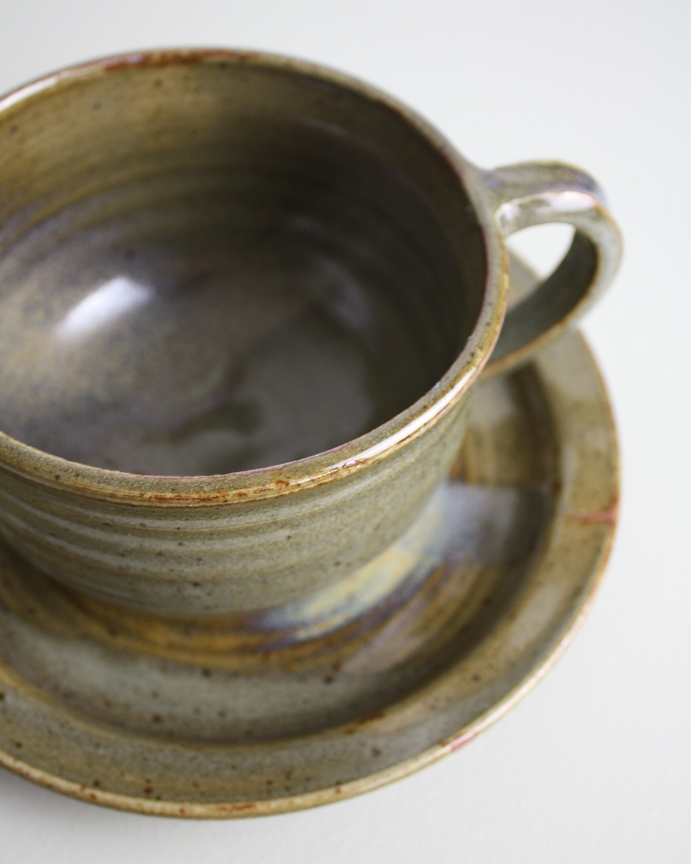 Ceramic bowl and plate set