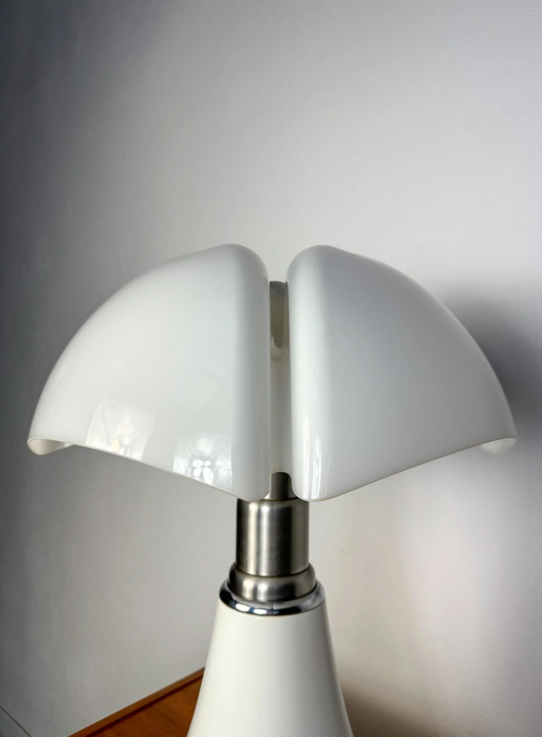 1970s Large Vintage Pipistrello Lamp by Gae Aulenti for Martinelli Luce