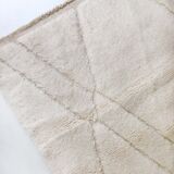 Moroccan Berber carpet blessed ouarain ecru plain with engraved diamonds 300x202cm