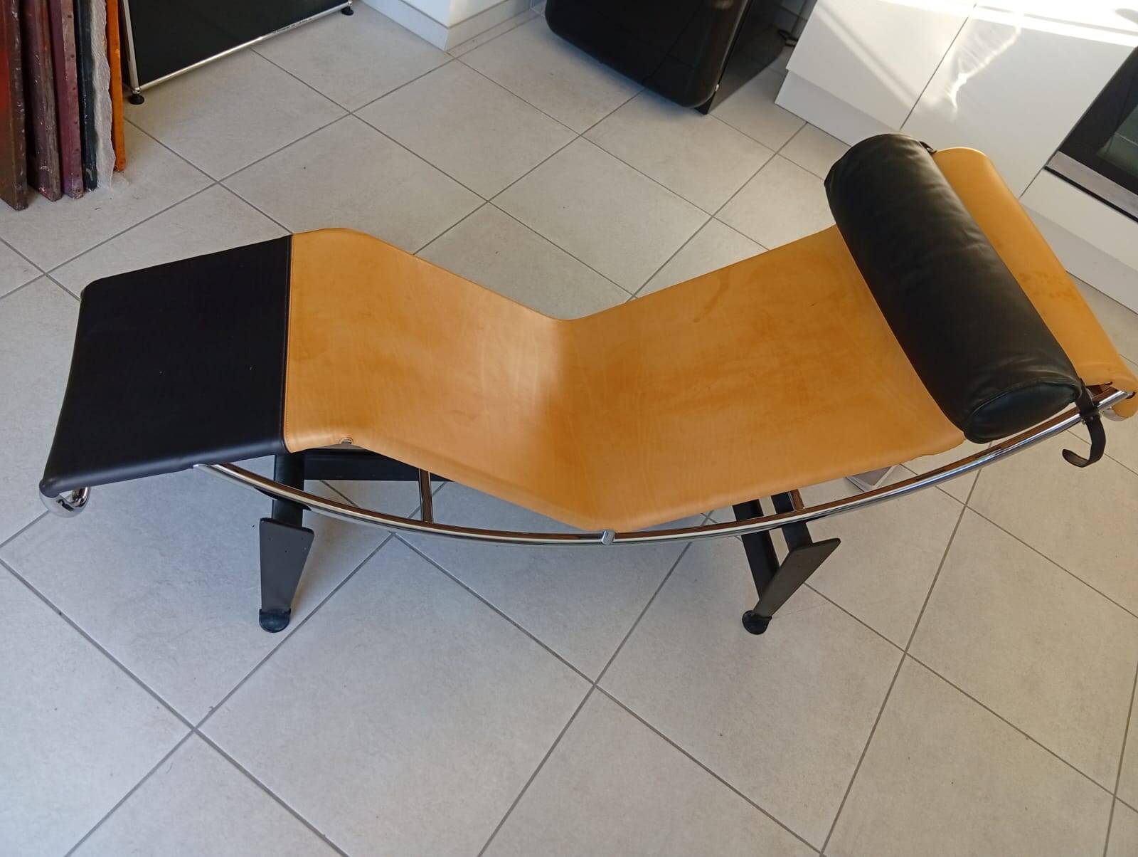 Lc4 le corbusier/ cassina  edition louis vuitton