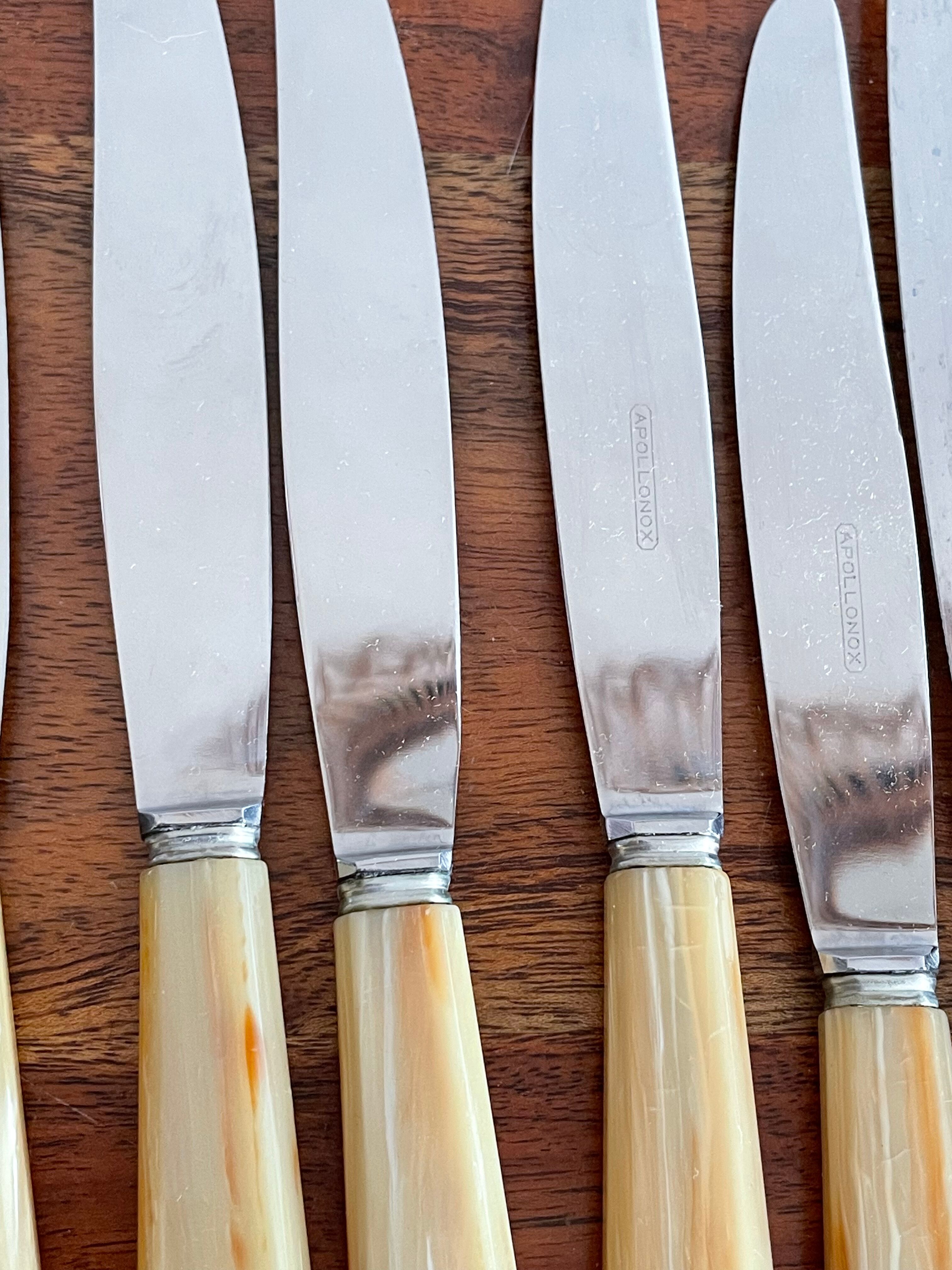 12 Apollonox knives in Bakelite